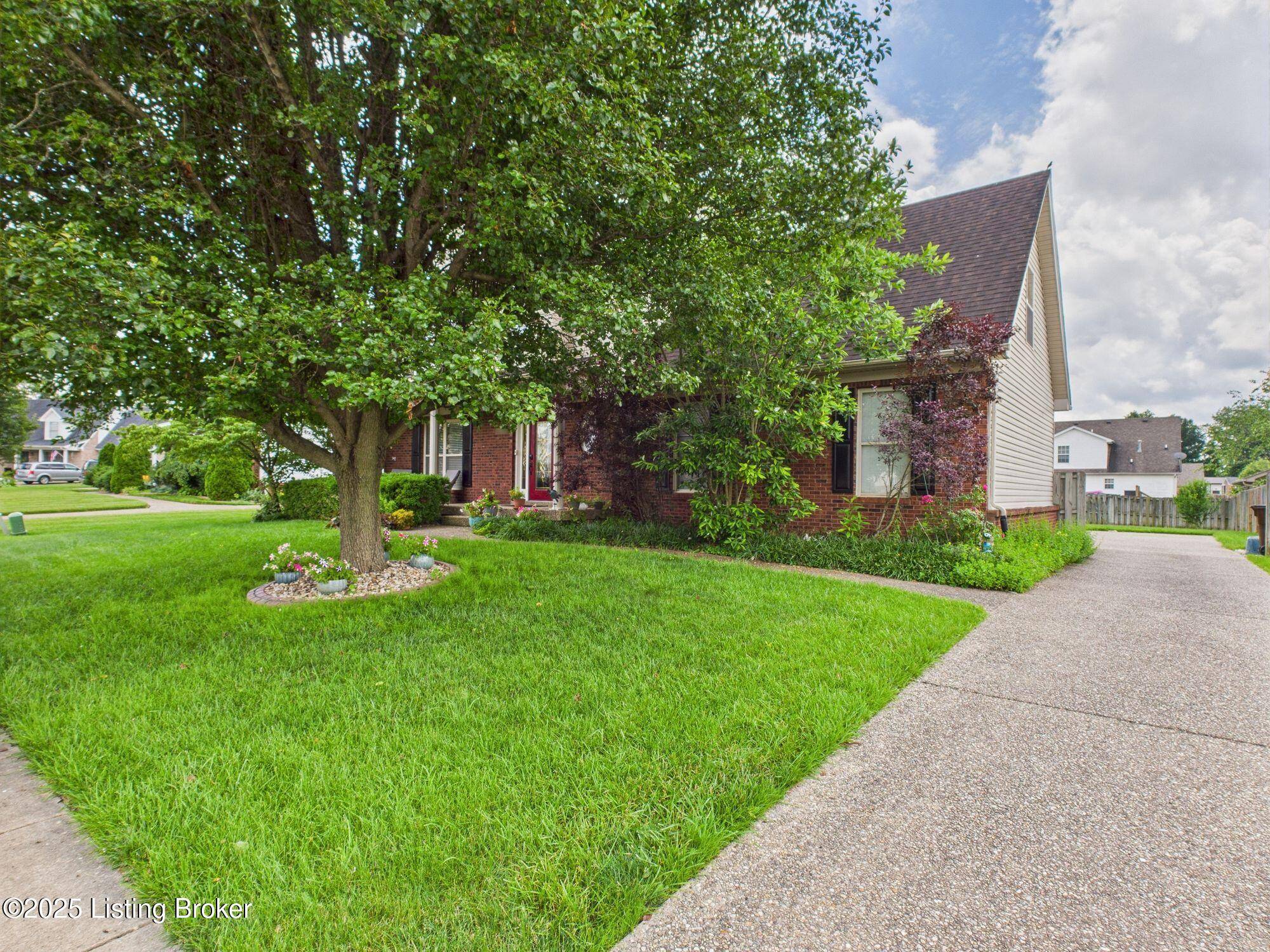 Louisville, KY 40272,6408 Autumn Oak WAY