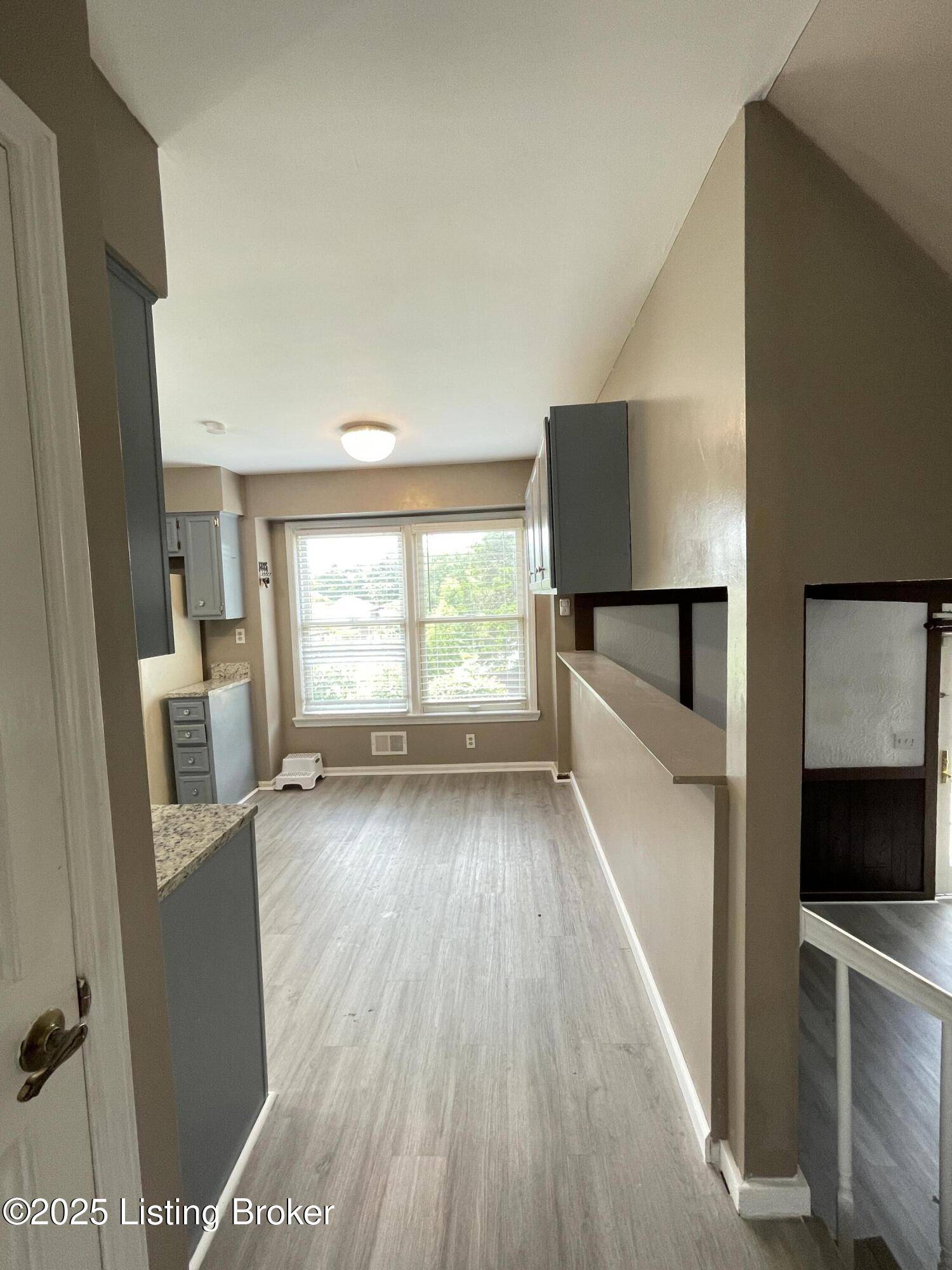 Louisville, KY 40245,402 Bromwell Dr