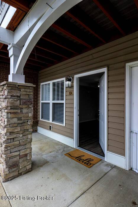 Louisville, KY 40219,9003 Falcon Crest Ct #104