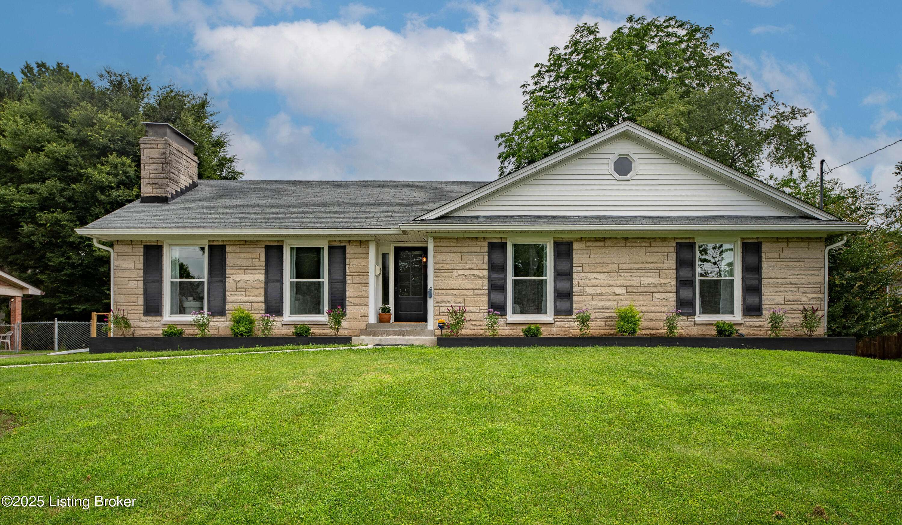 Louisville, KY 40222,1715 Applewood Ln