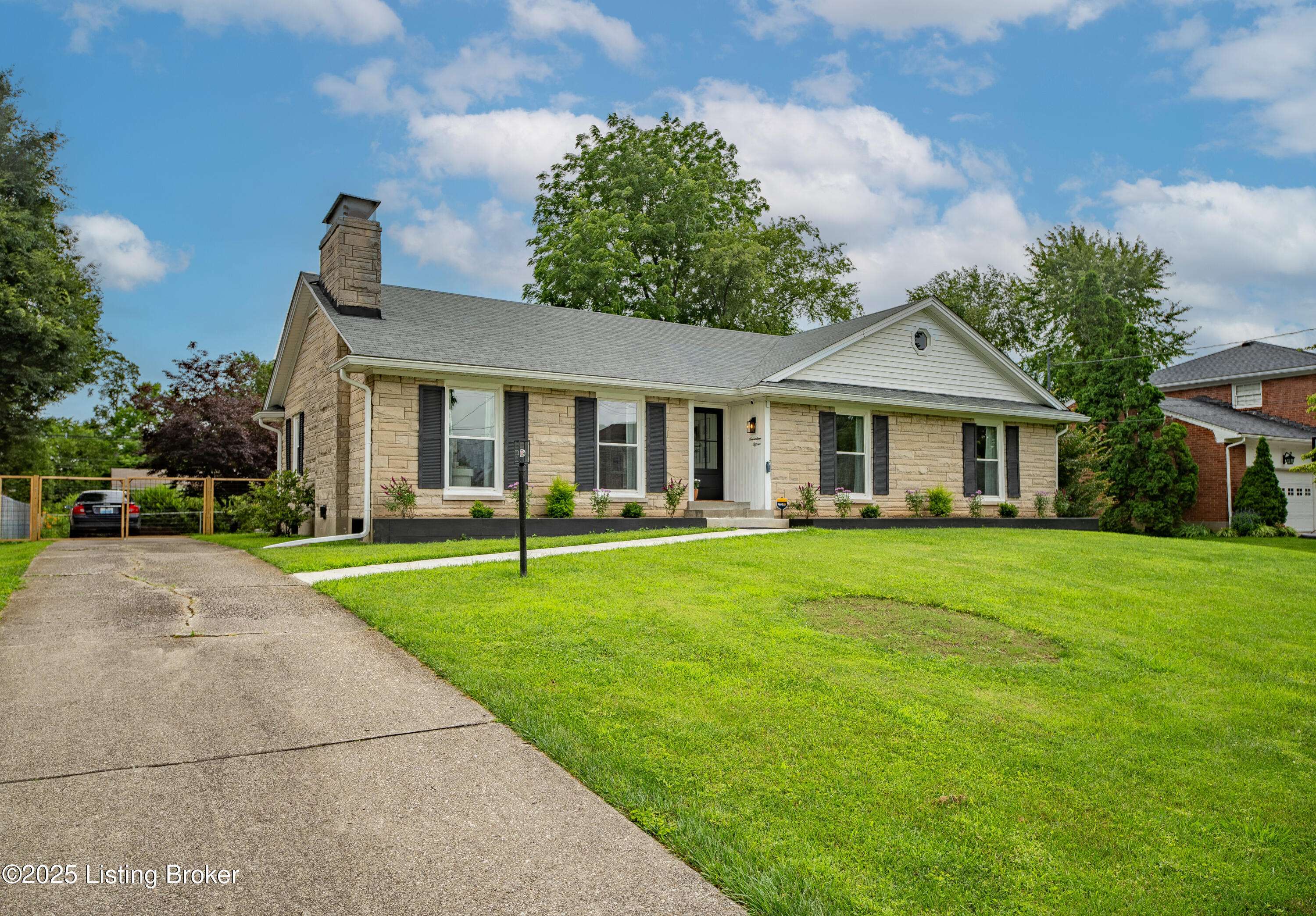 Louisville, KY 40222,1715 Applewood Ln
