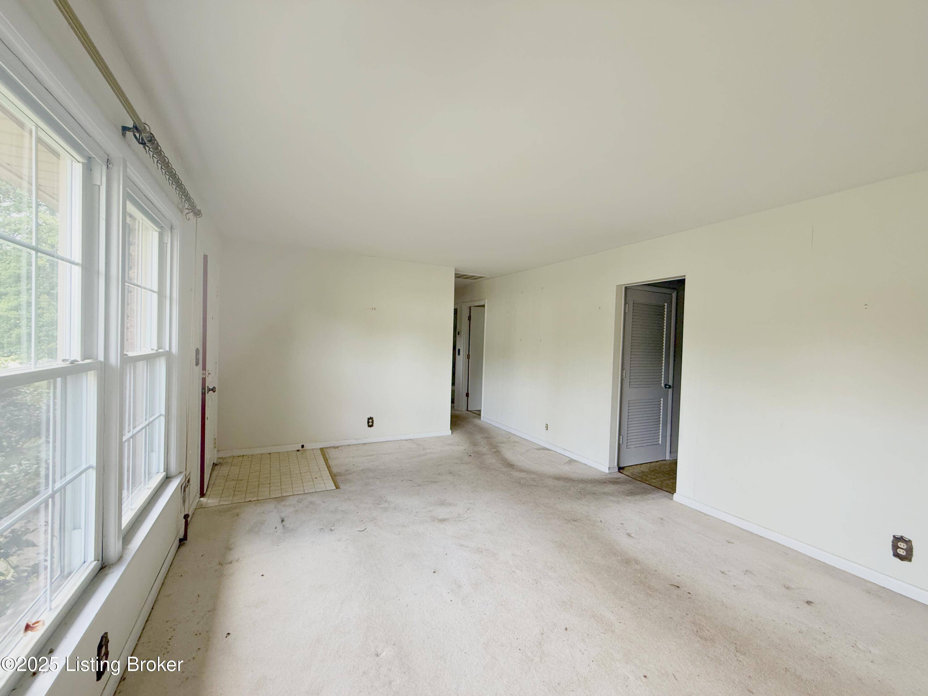 Louisville, KY 40222,7913 Greenway Dr