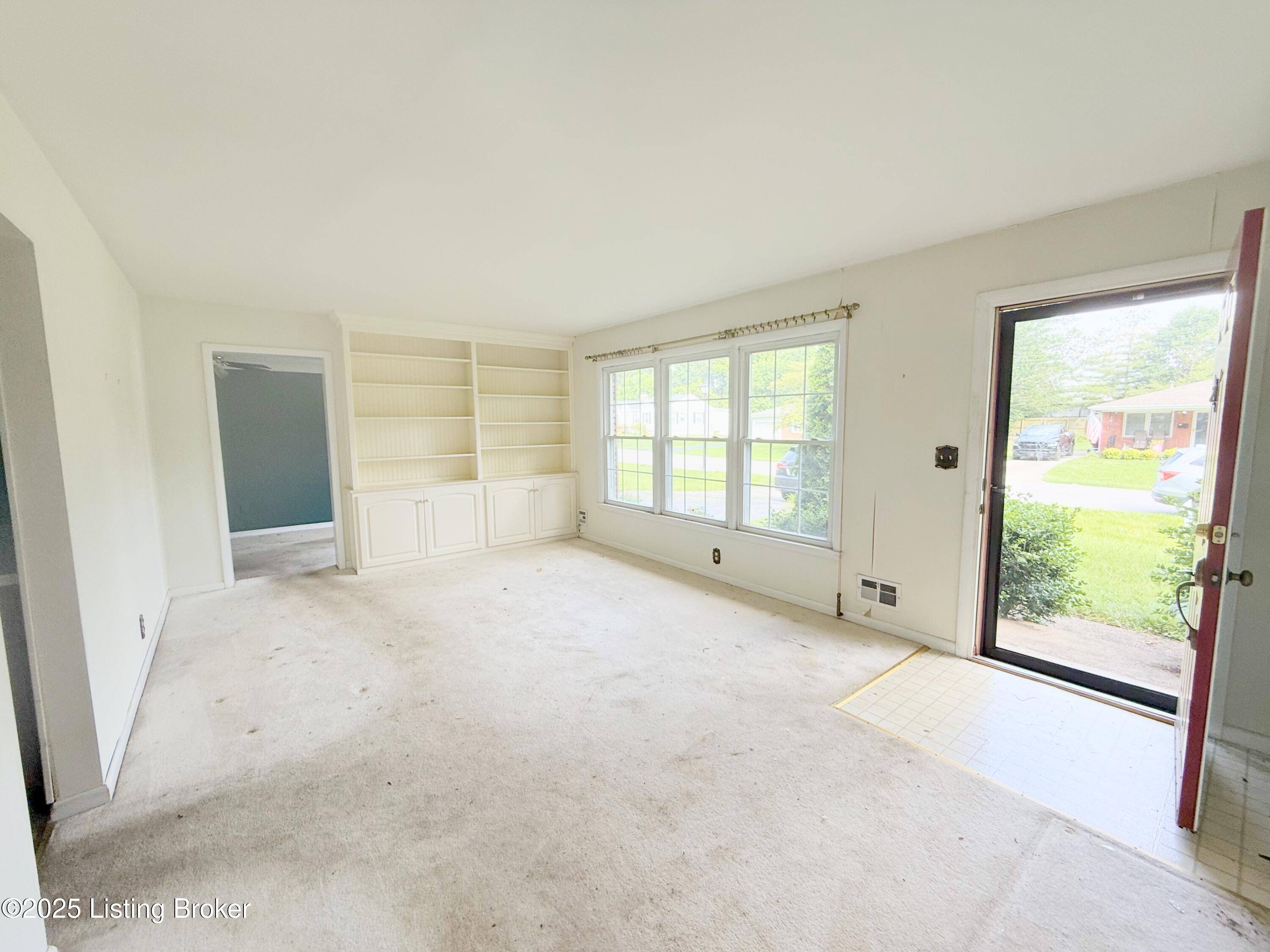 Louisville, KY 40222,7913 Greenway Dr