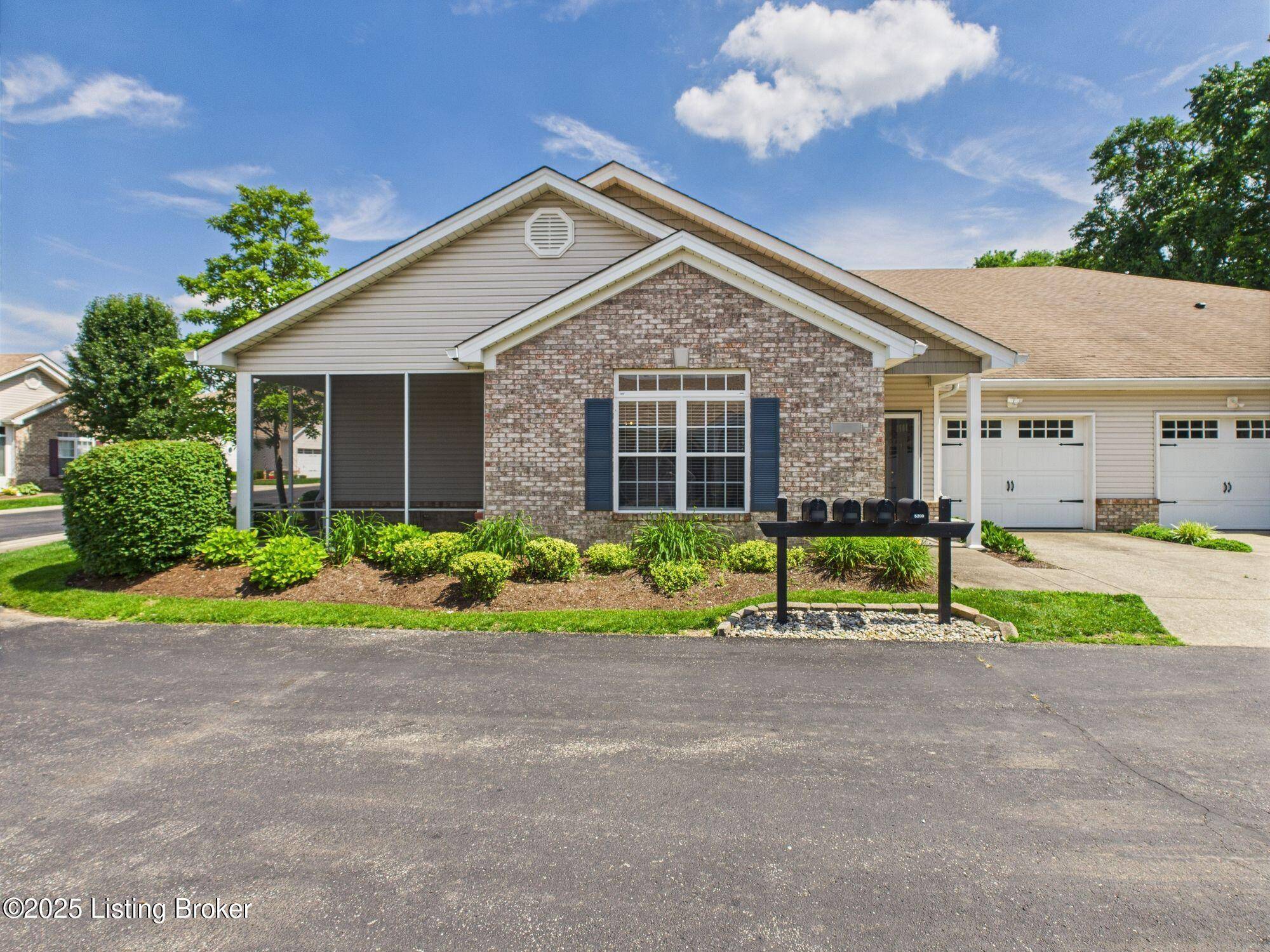 Louisville, KY 40219,5202 Savannah Springs Dr