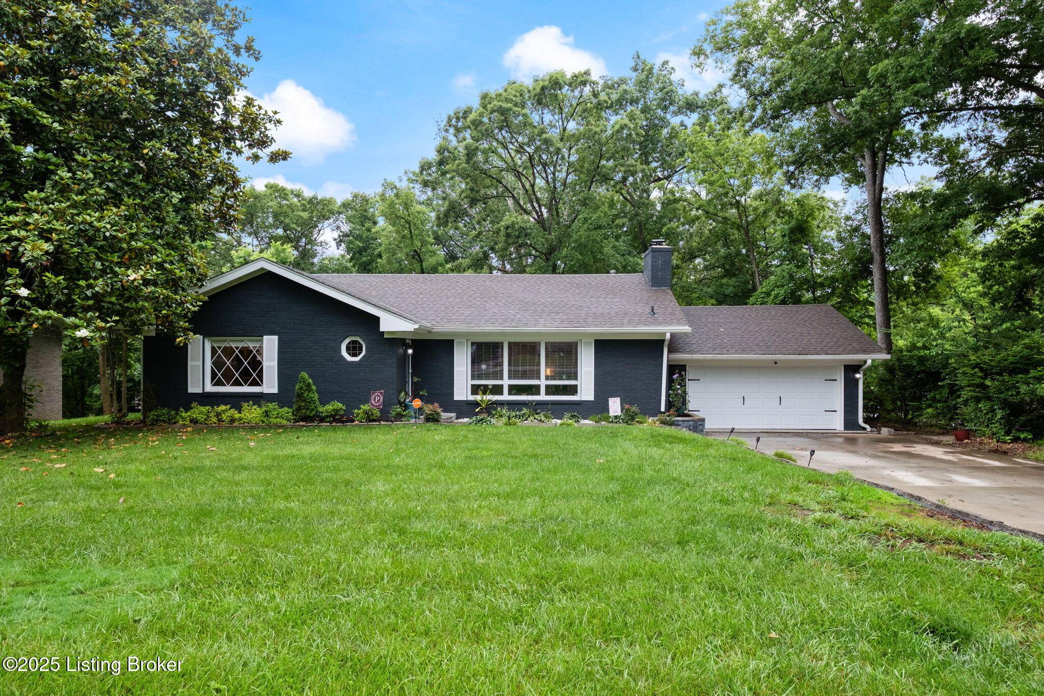 Louisville, KY 40214,8504 Bambi WAY