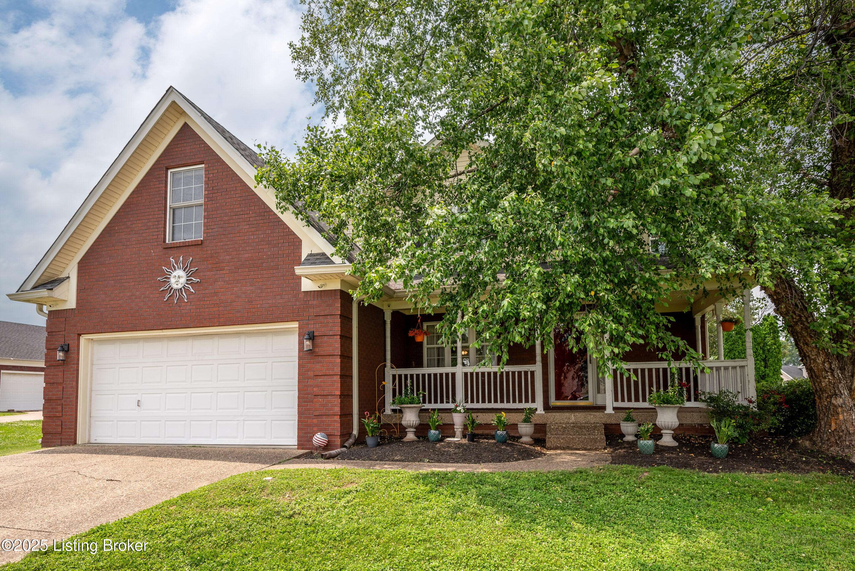 Louisville, KY 40258,8200 Grandfield Way