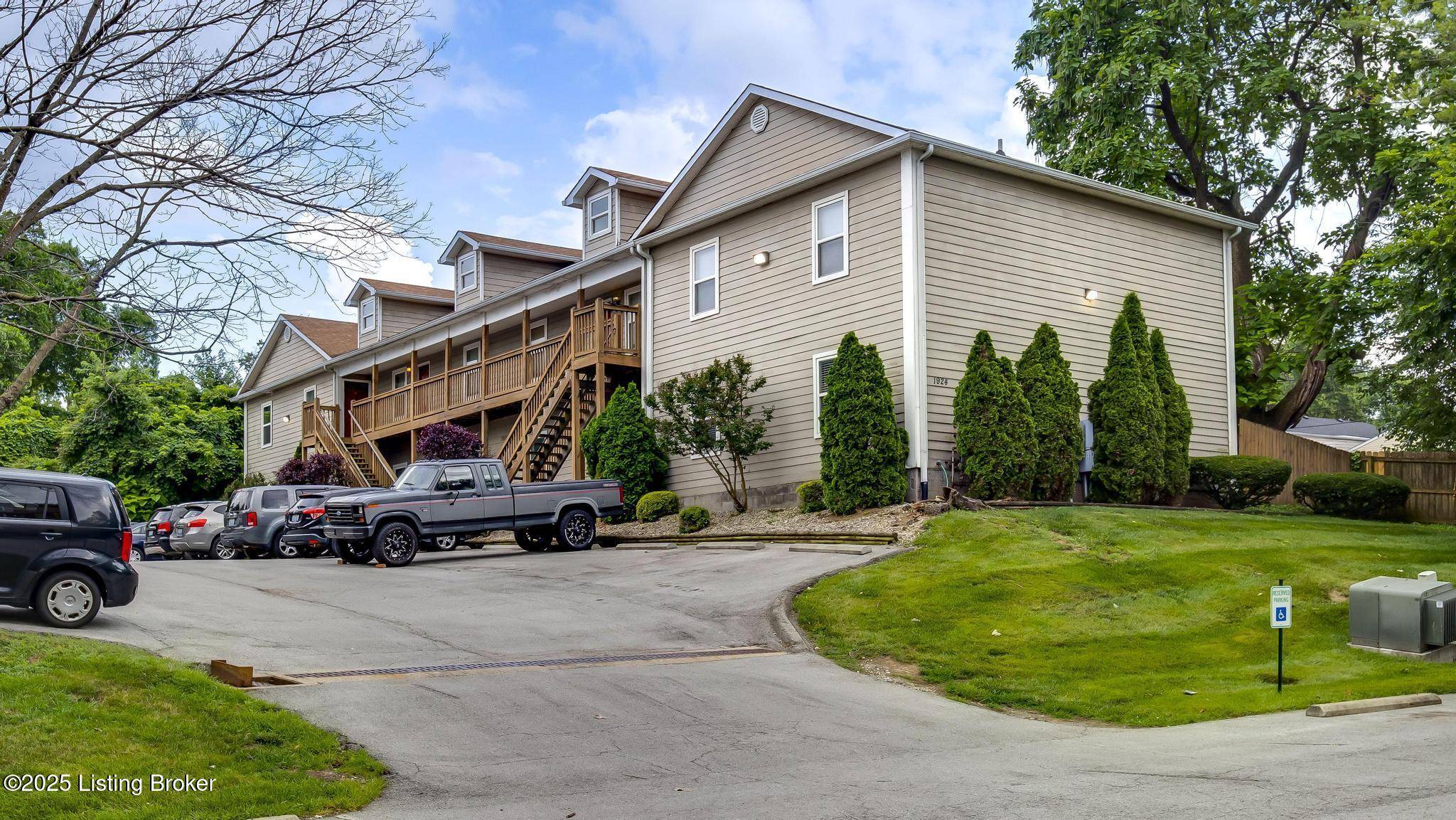 Louisville, KY 40206,1924 Muncie Ave #APT 3