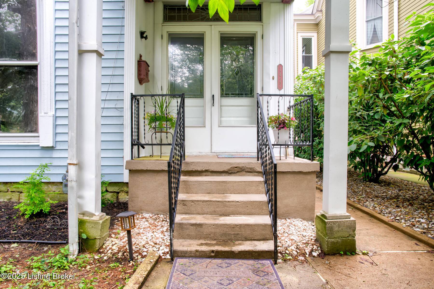 Louisville, KY 40204,1422 Highland Ave