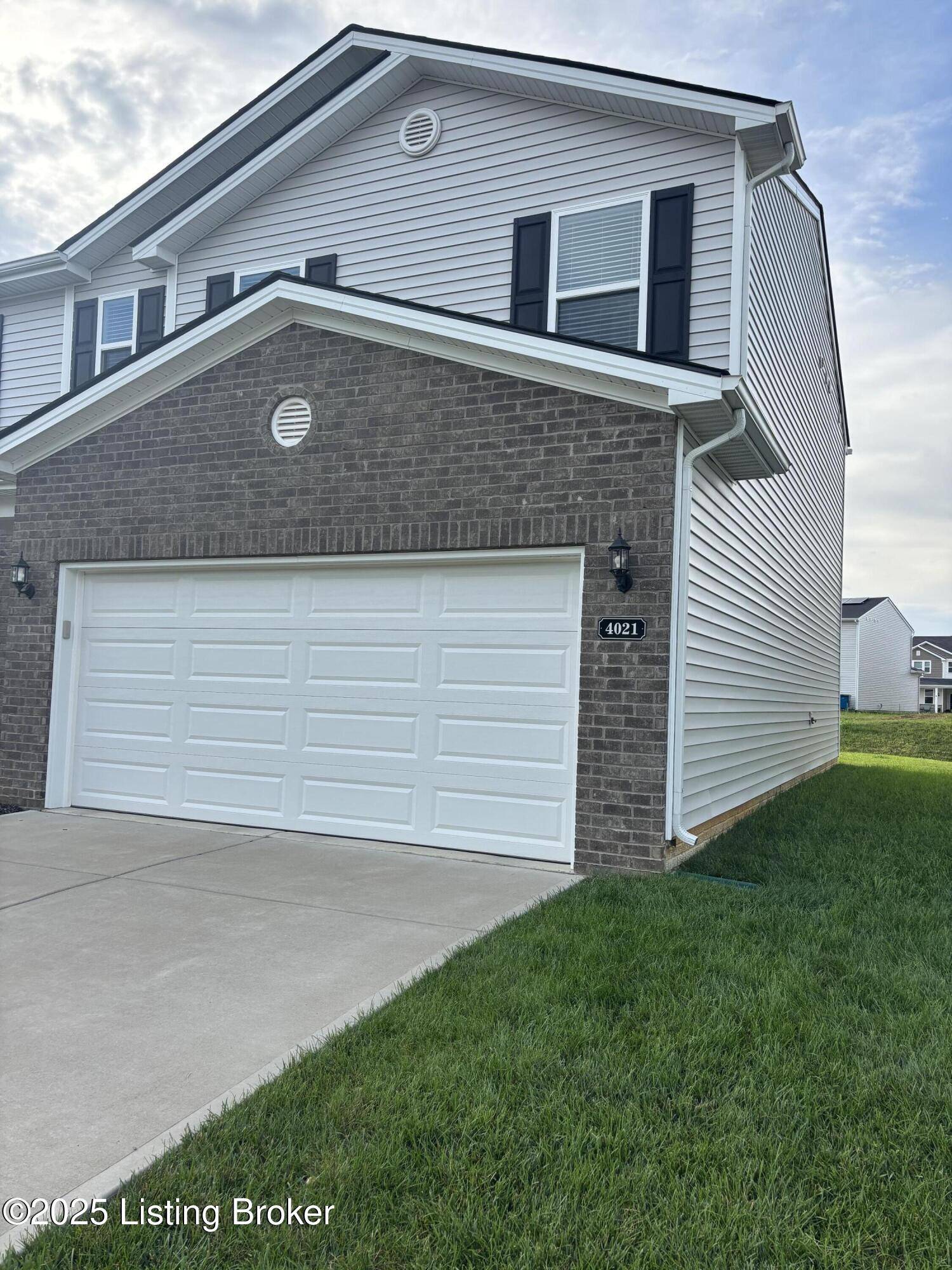 La Grange, KY 40031,4021 White Pine Ln