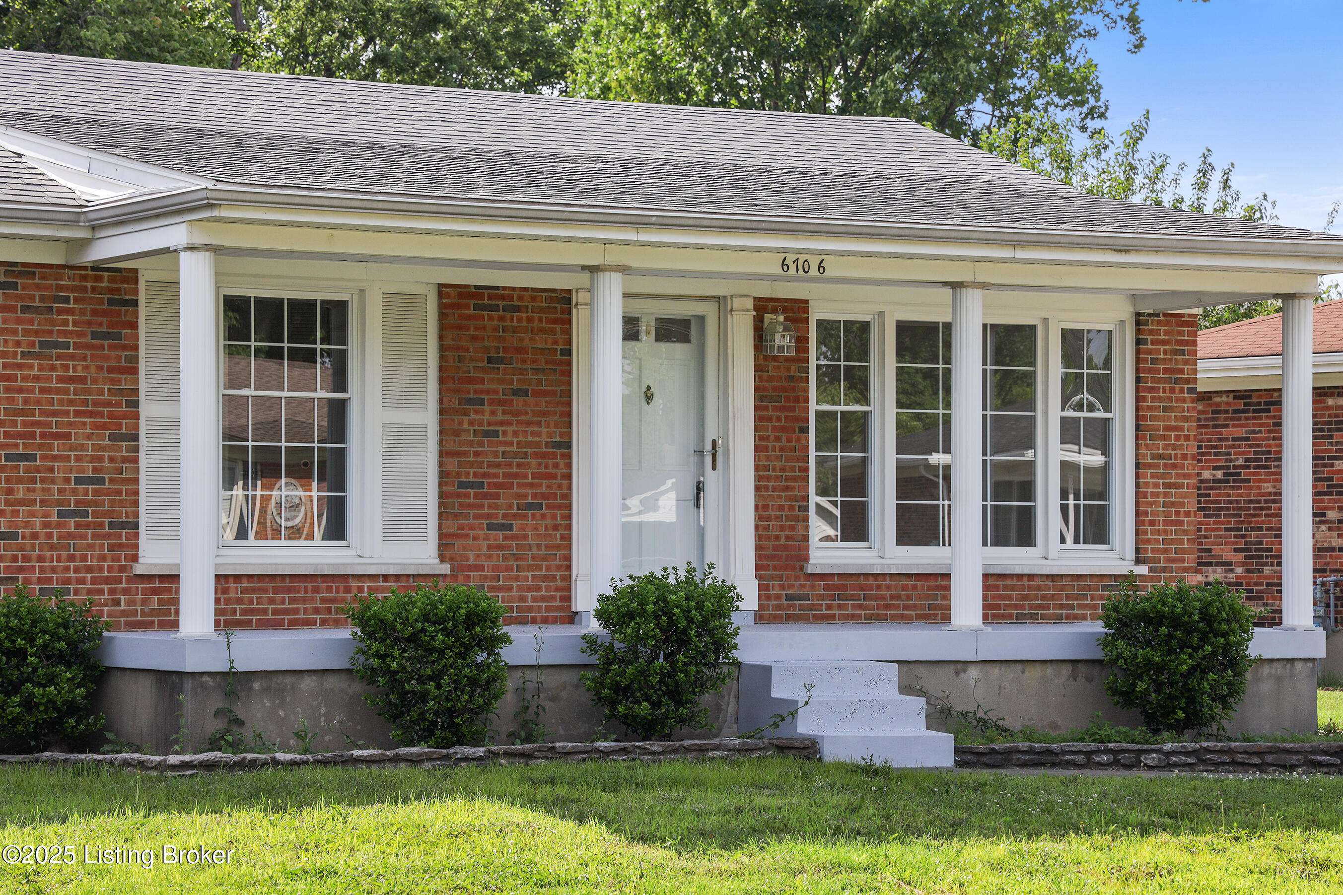 Louisville, KY 40219,6706 Orange Blossom Rd