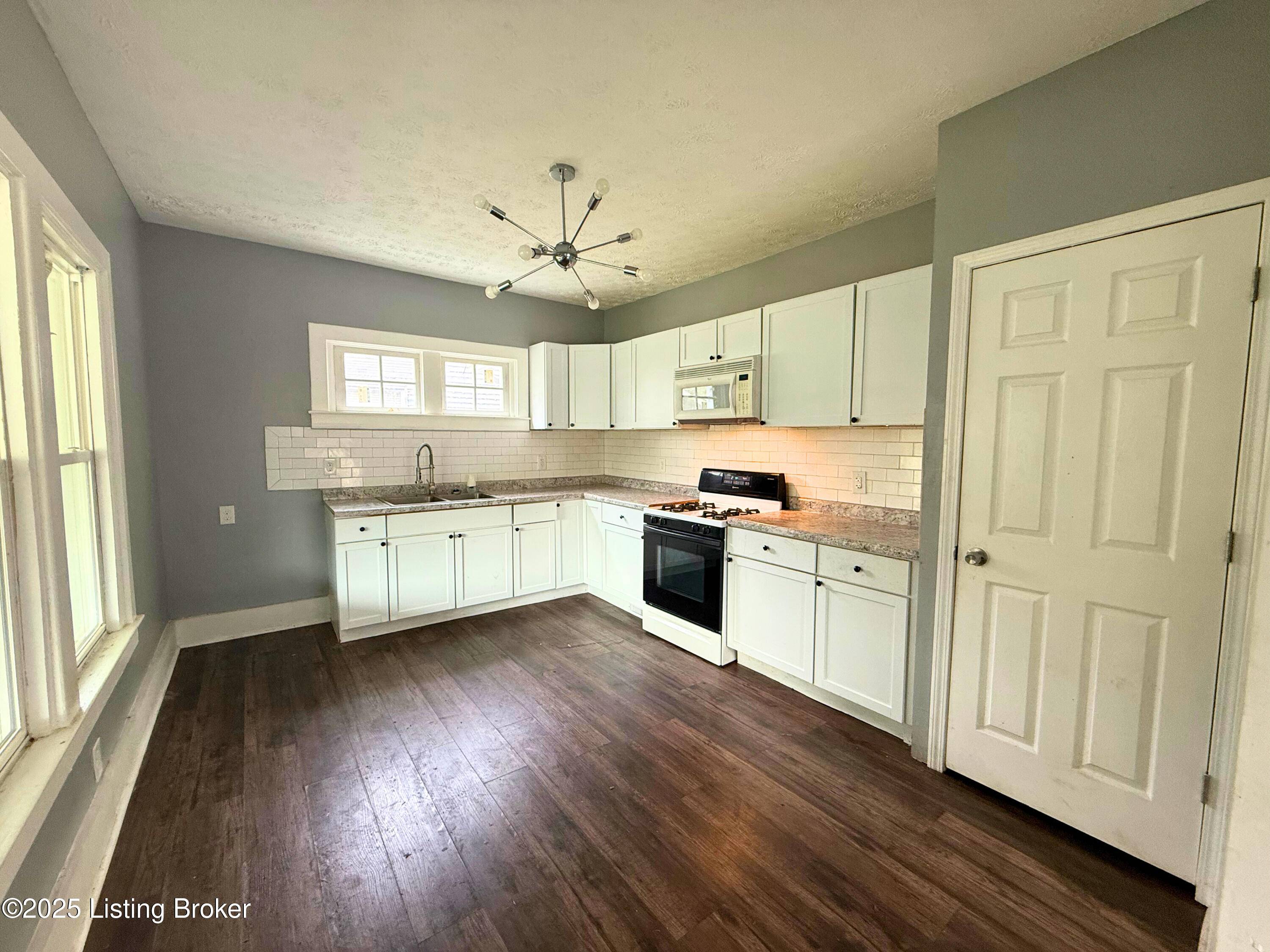 Louisville, KY 40211,739 S 38th St