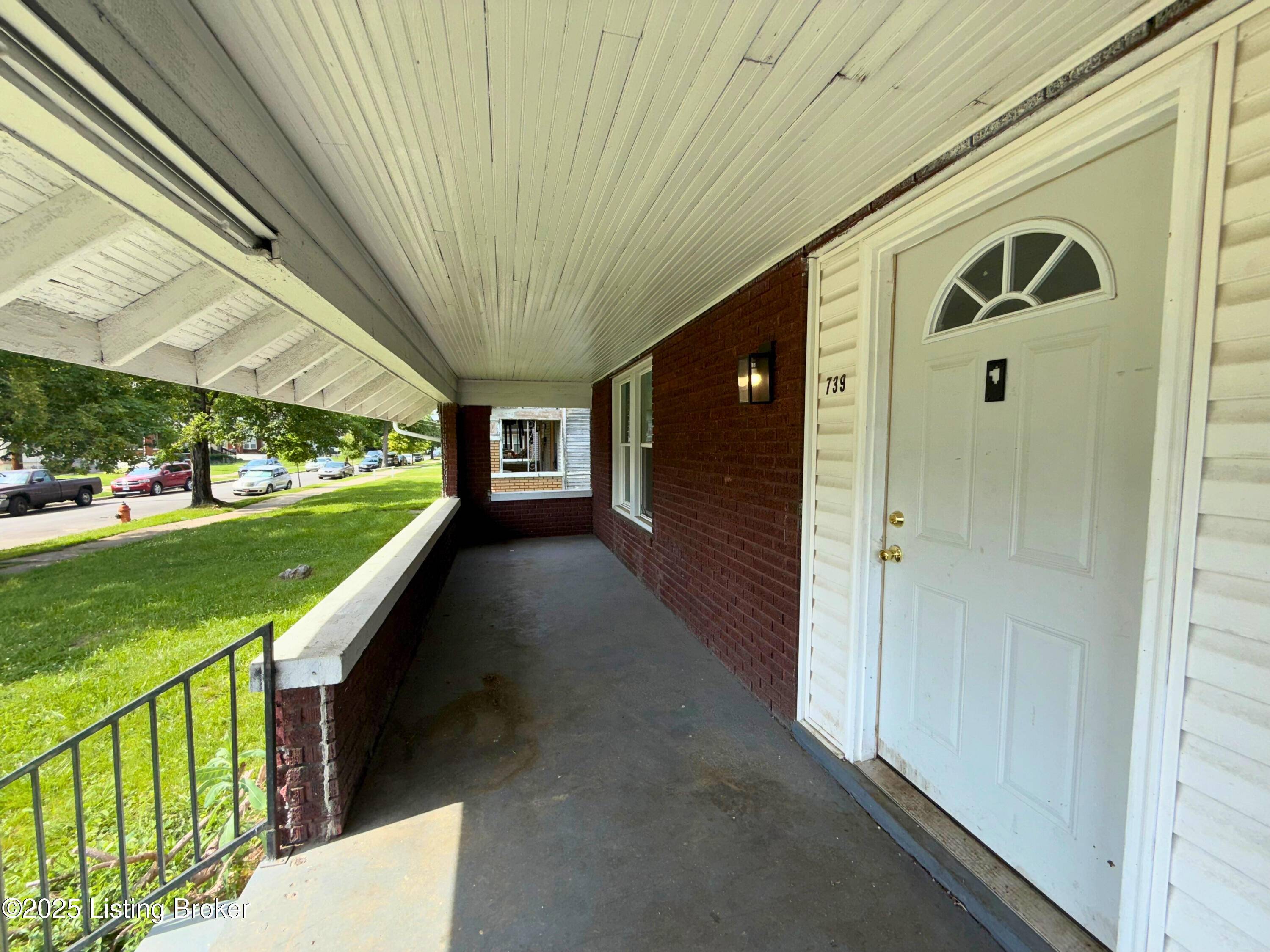 Louisville, KY 40211,739 S 38th St