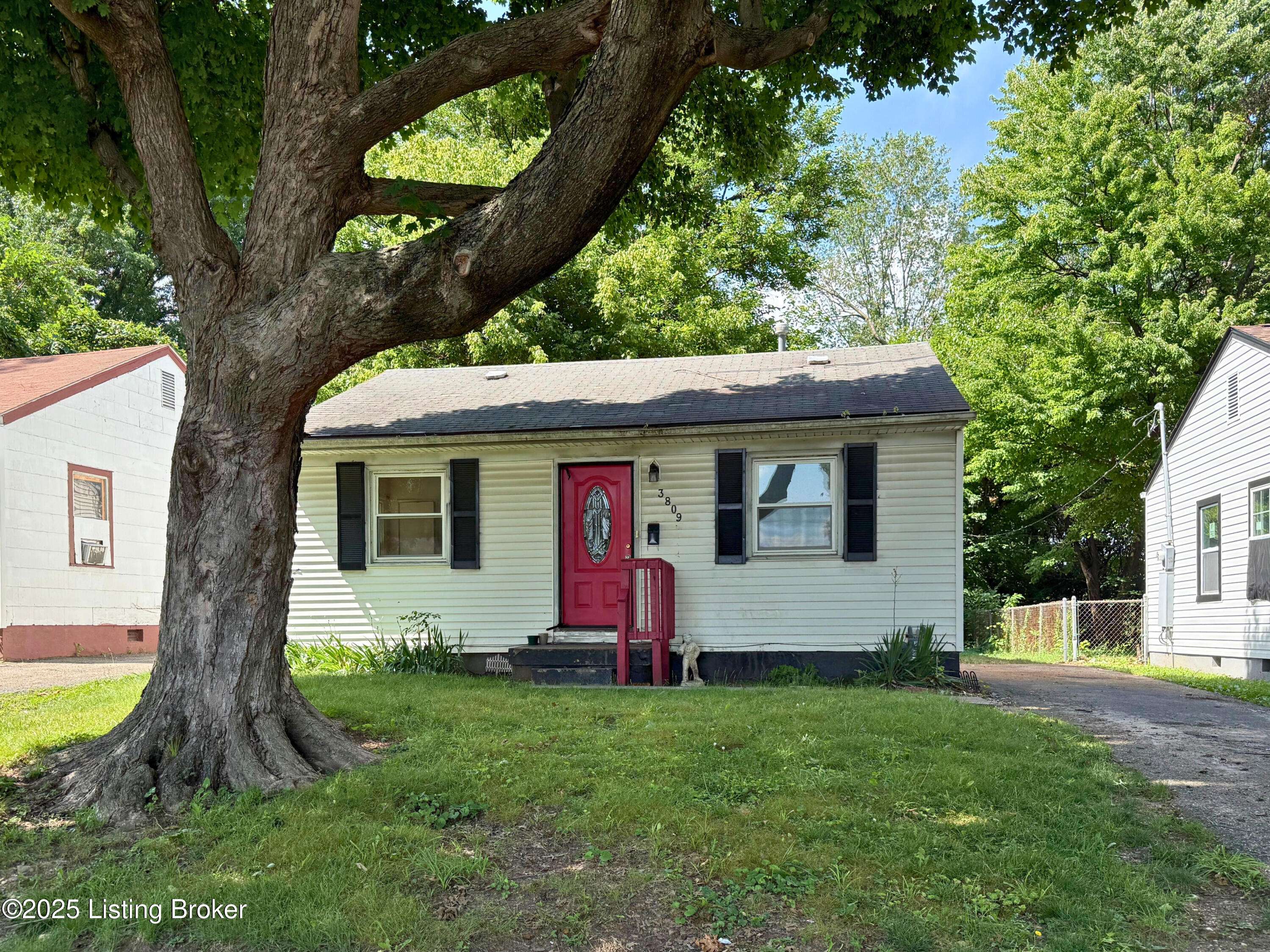 Louisville, KY 40211,3809 Algonquin Pkwy
