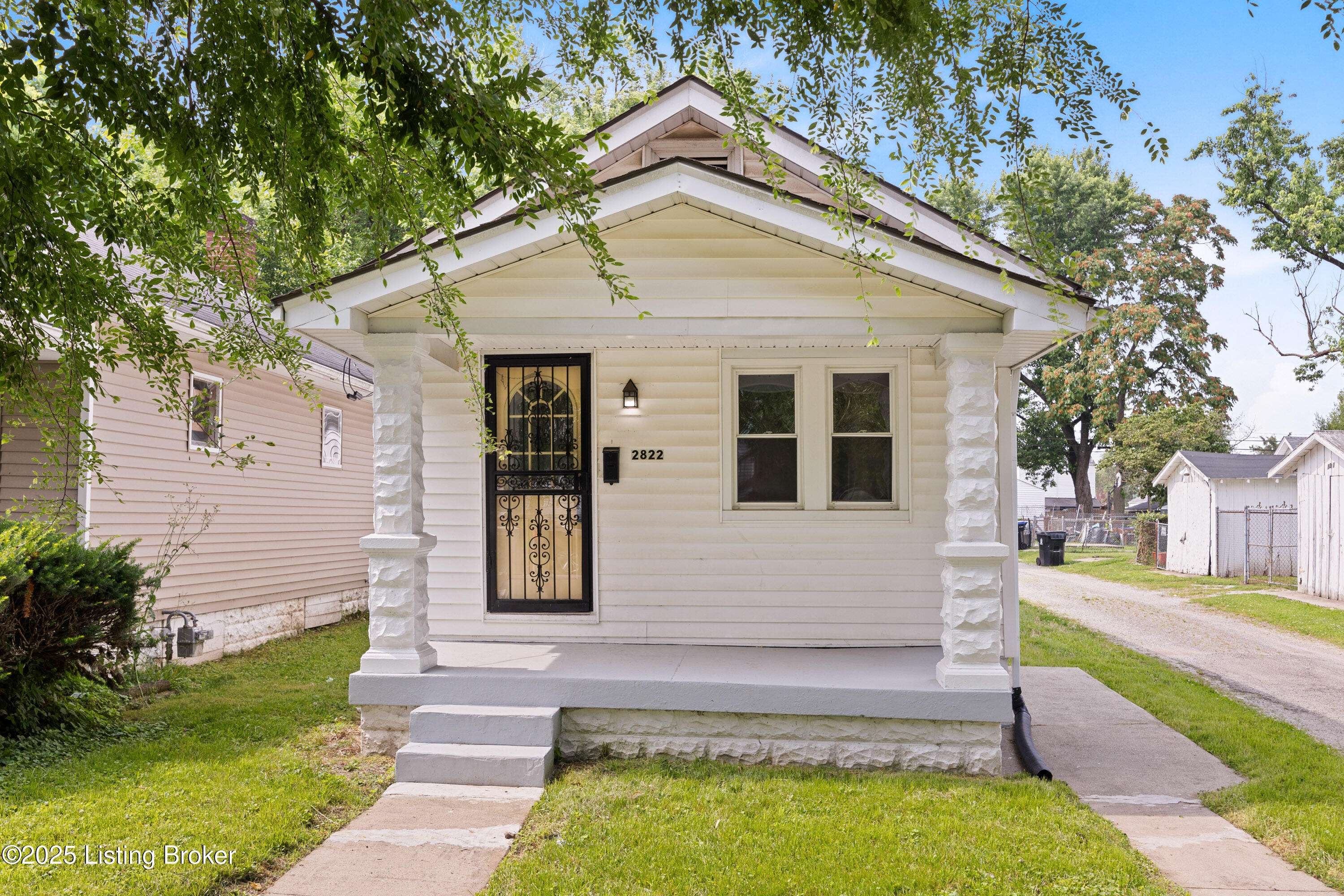 Louisville, KY 40212,2822 Rowan St