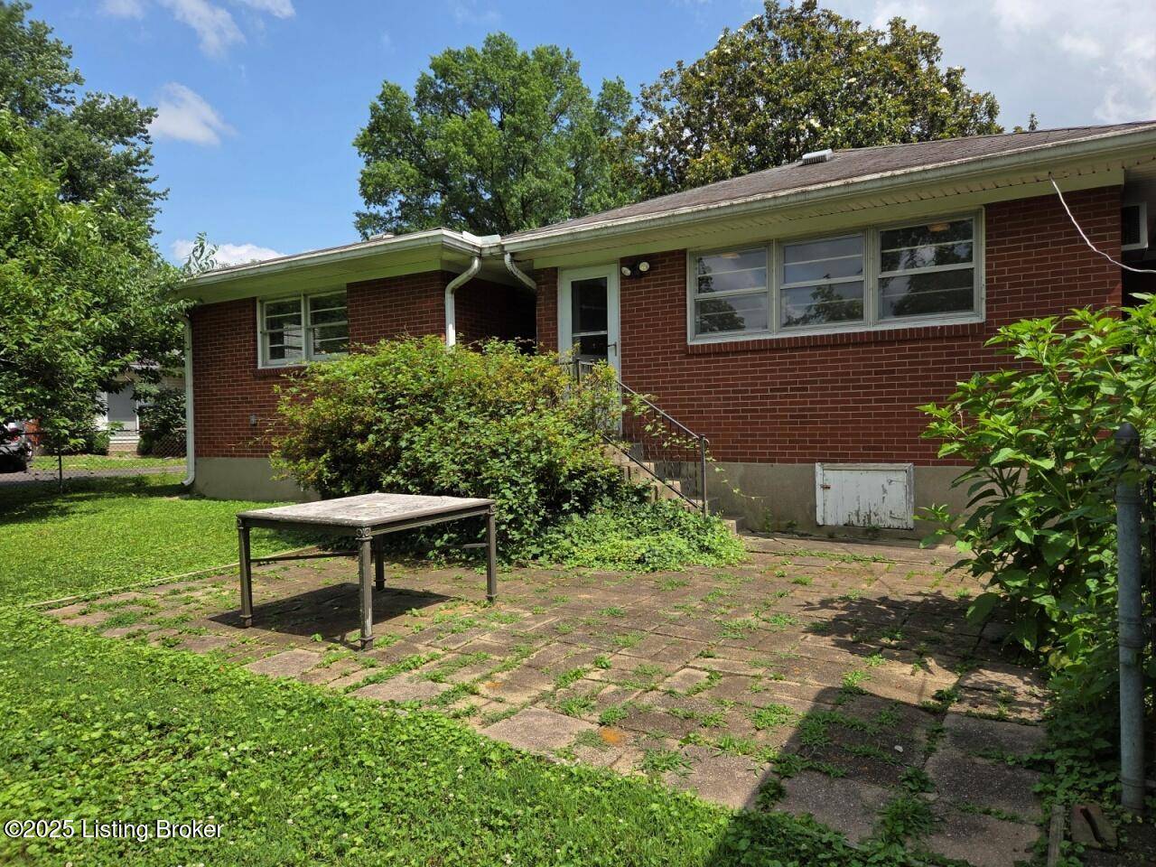 Louisville, KY 40207,30 Chamberry Cir