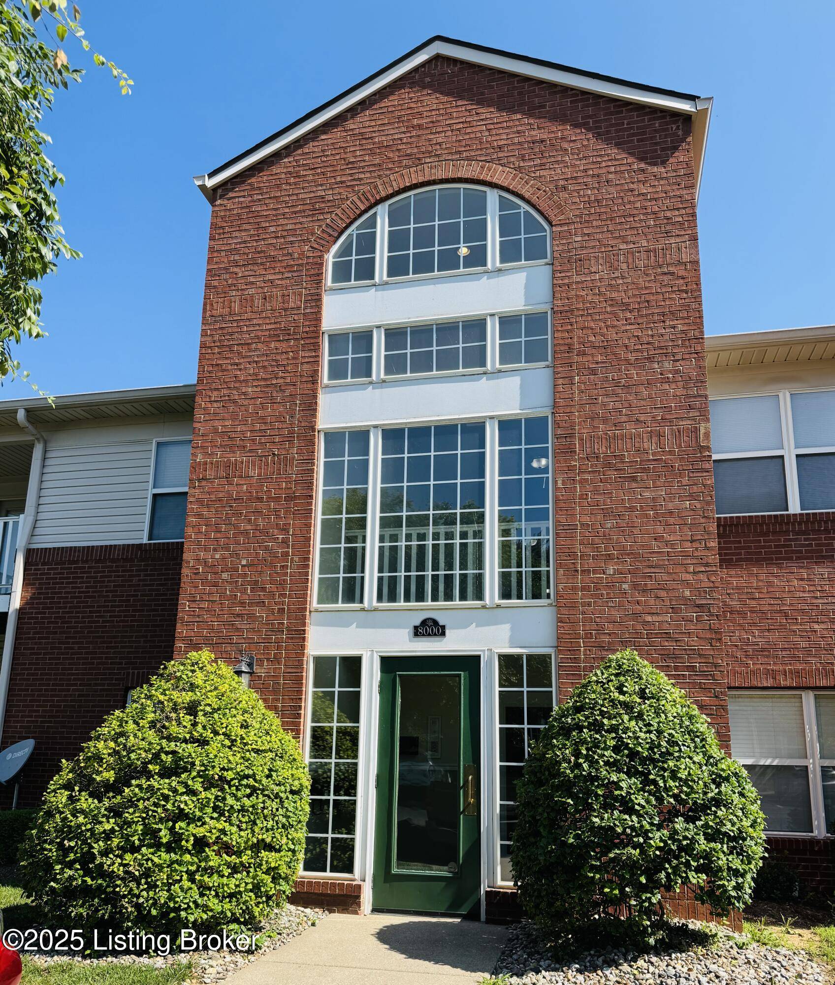 Louisville, KY 40291,8000 Magnolia Ridge Ct #102