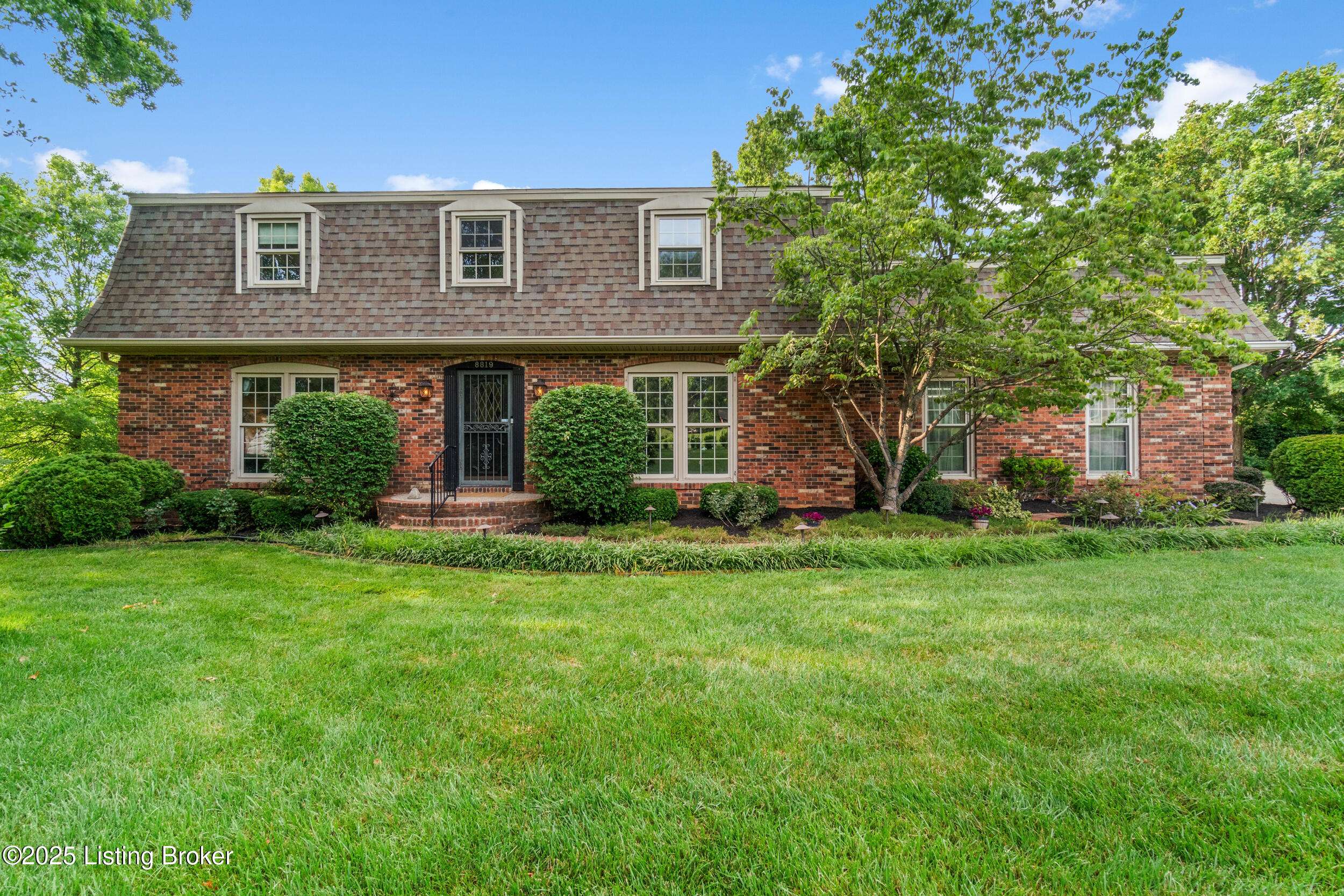 Louisville, KY 40299,8819 Tranquil Valley Ln