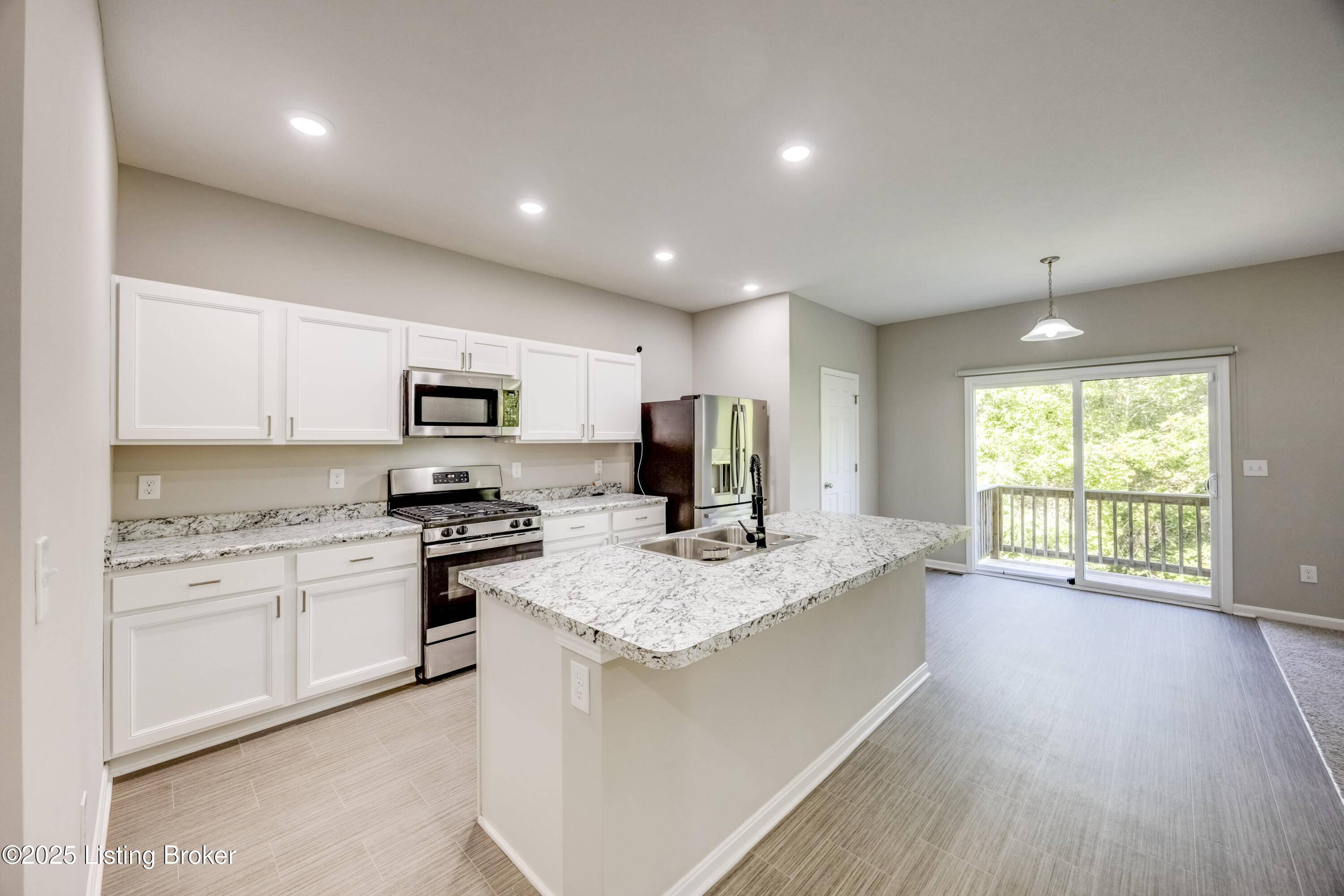 Louisville, KY 40229,11224 Comfort Ct