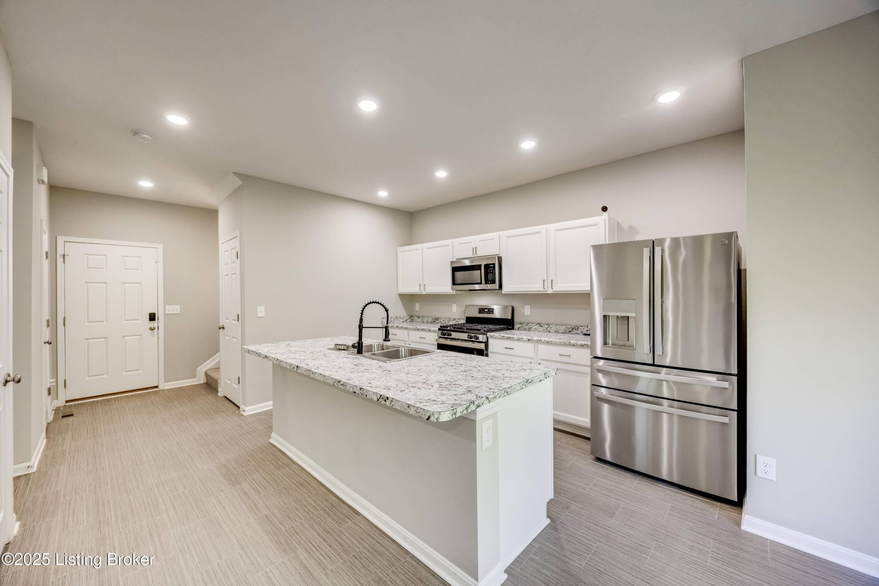 Louisville, KY 40229,11224 Comfort Ct