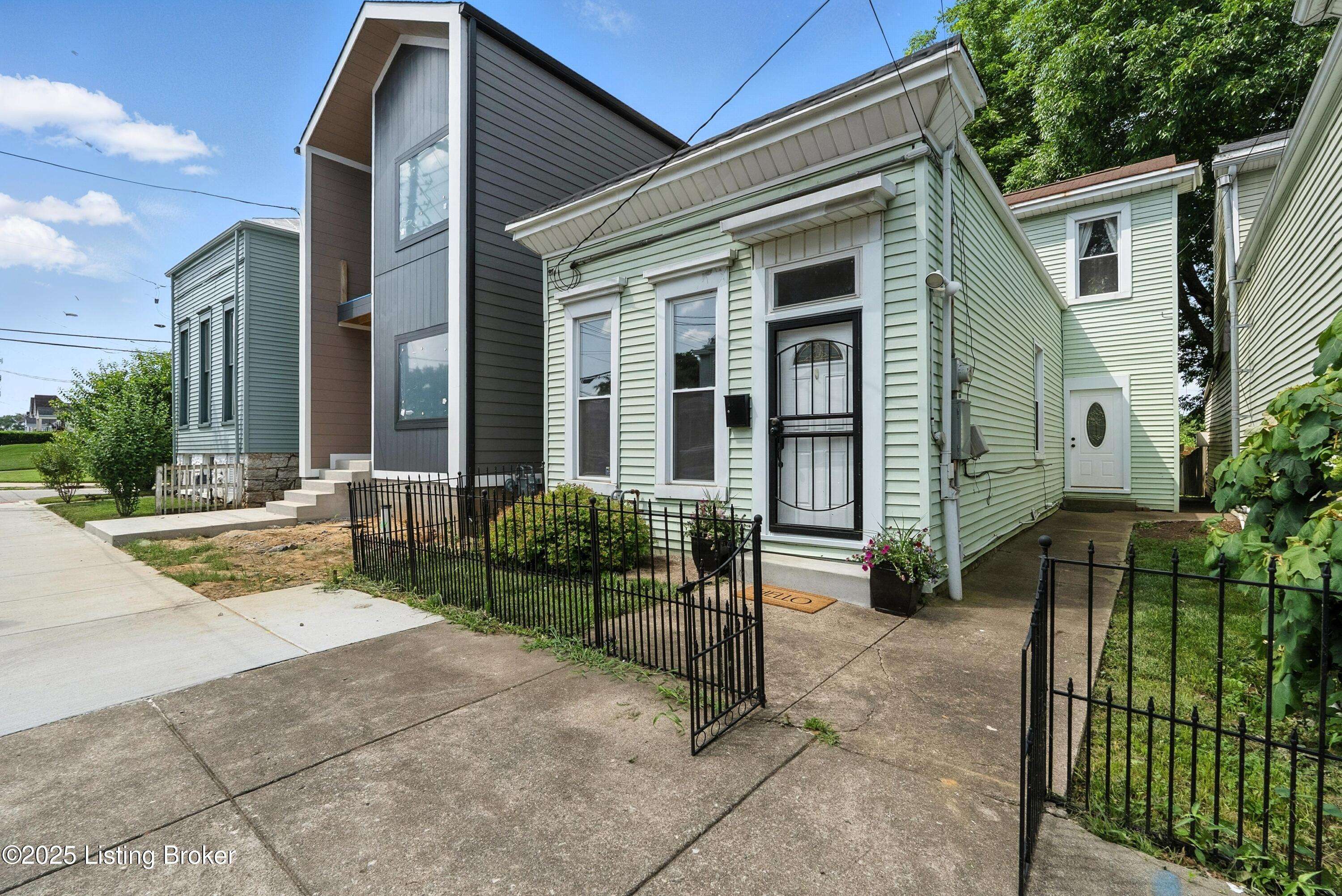 Louisville, KY 40204,954 Vine St