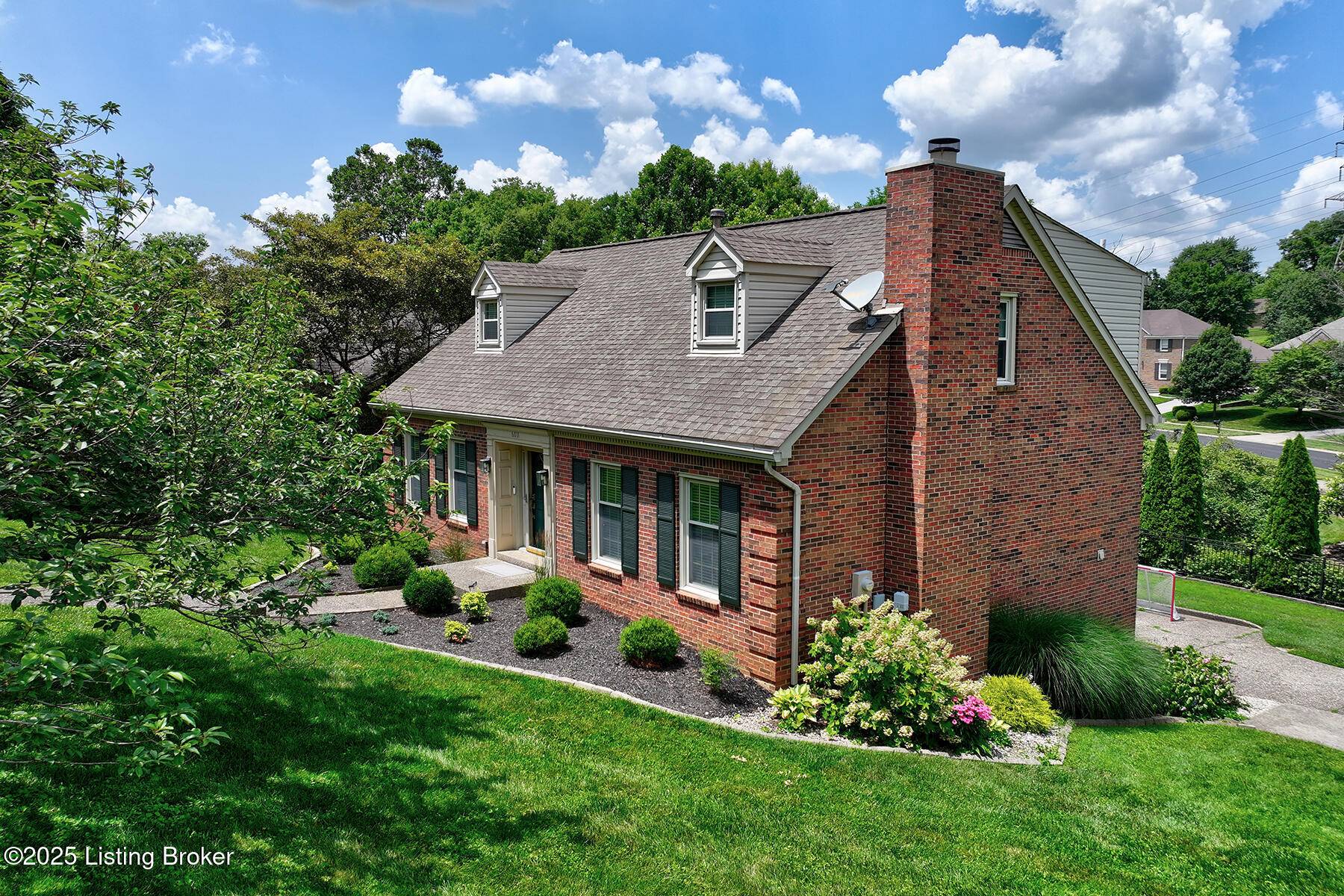Louisville, KY 40207,6011 Windsong Ct