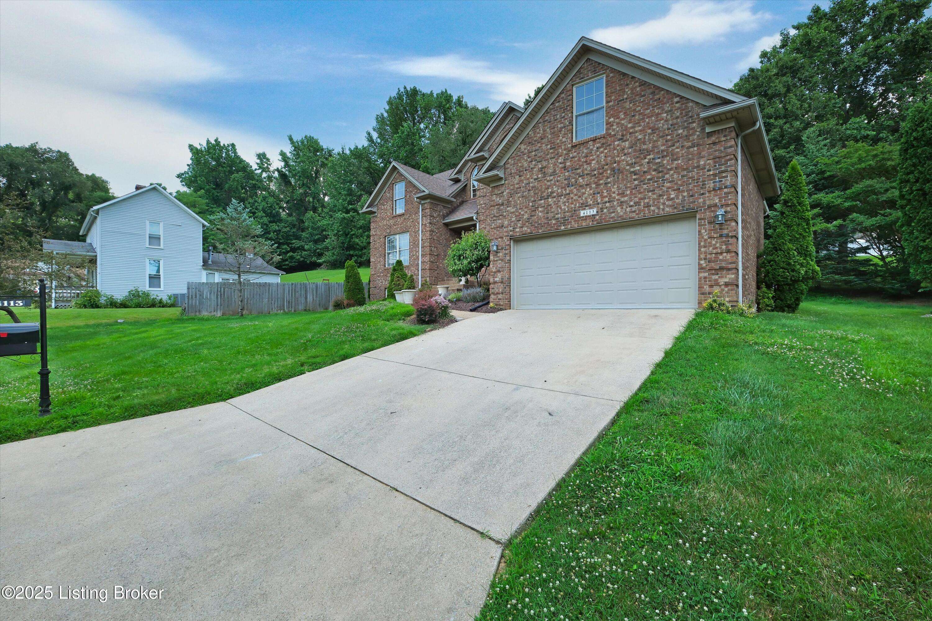 Louisville, KY 40272,4113 E Pages Ln