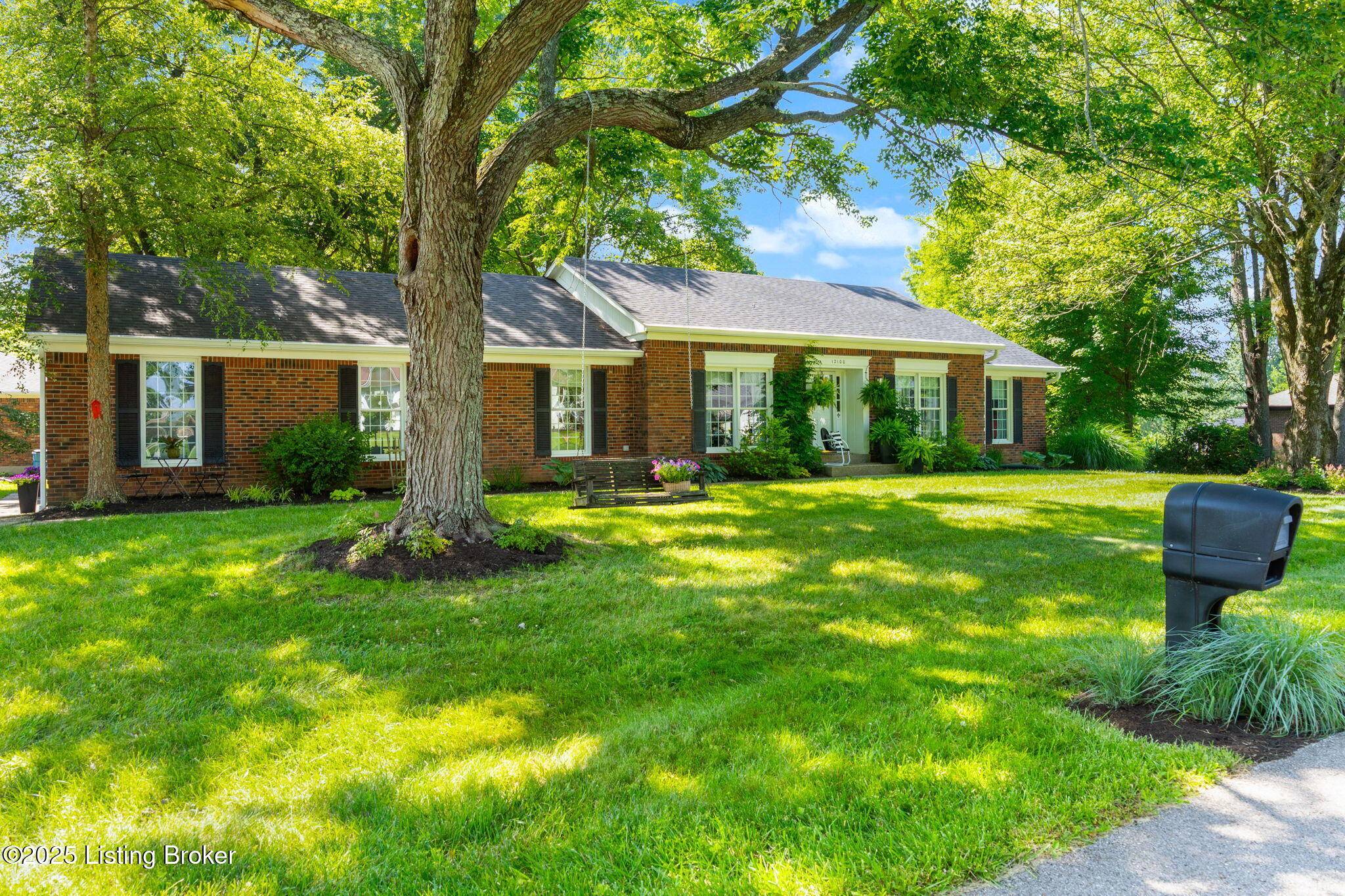 Goshen, KY 40026,12100 Maplewood Rd