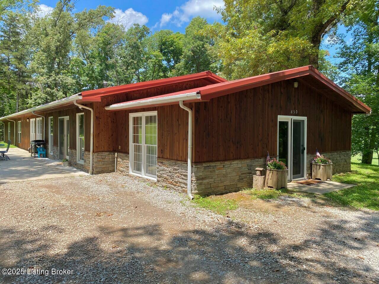 Elizabethtown, KY 42701,850 Cedar Hill Dr