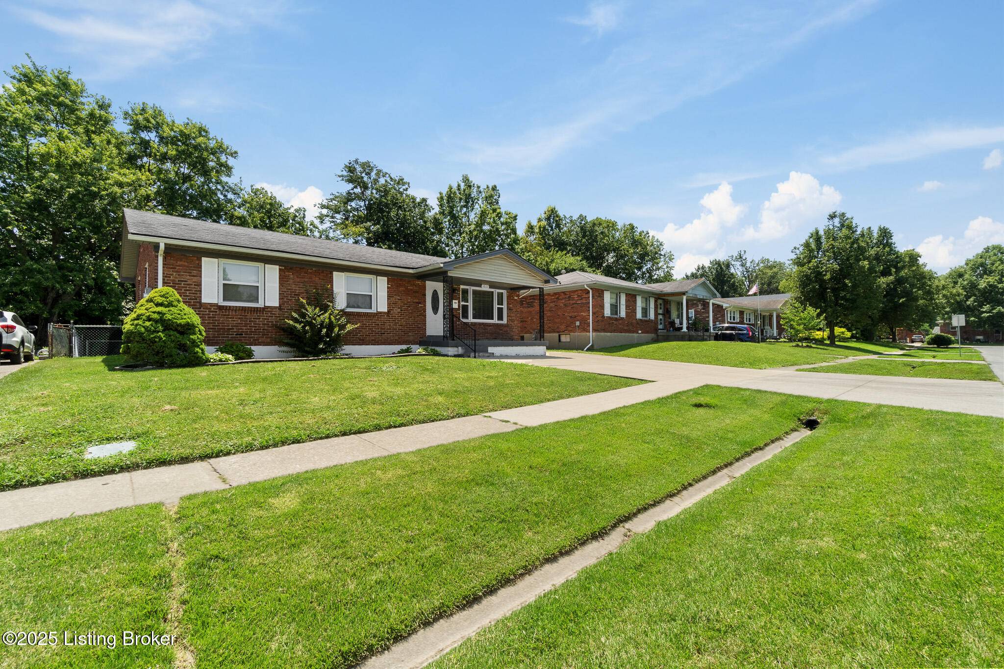 Louisville, KY 40229,10111 Normie Ln