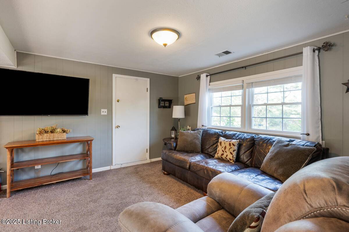 Louisville, KY 40291,5301 Sloane Ct
