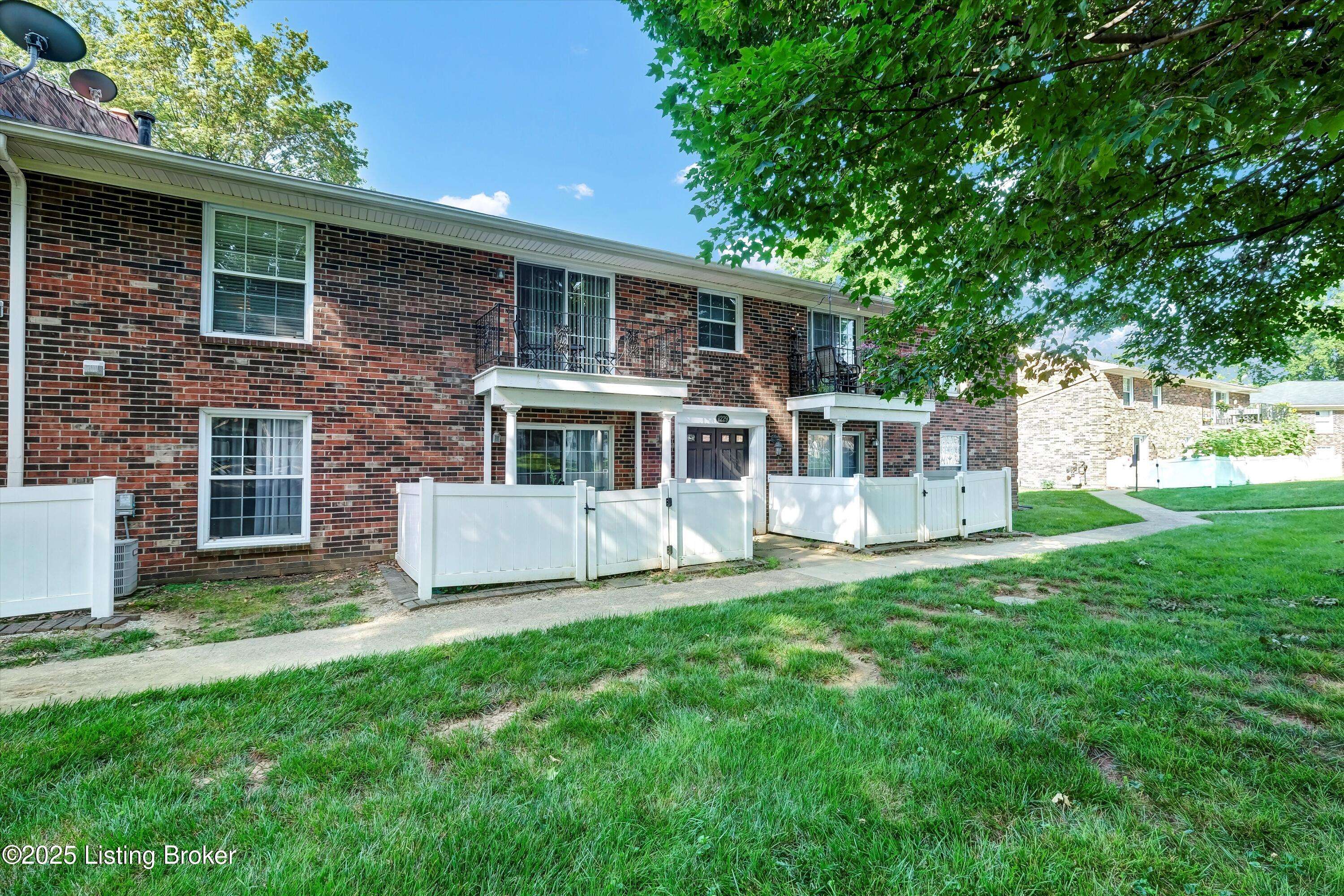 Louisville, KY 40222,1229 Westlynne WAY #8