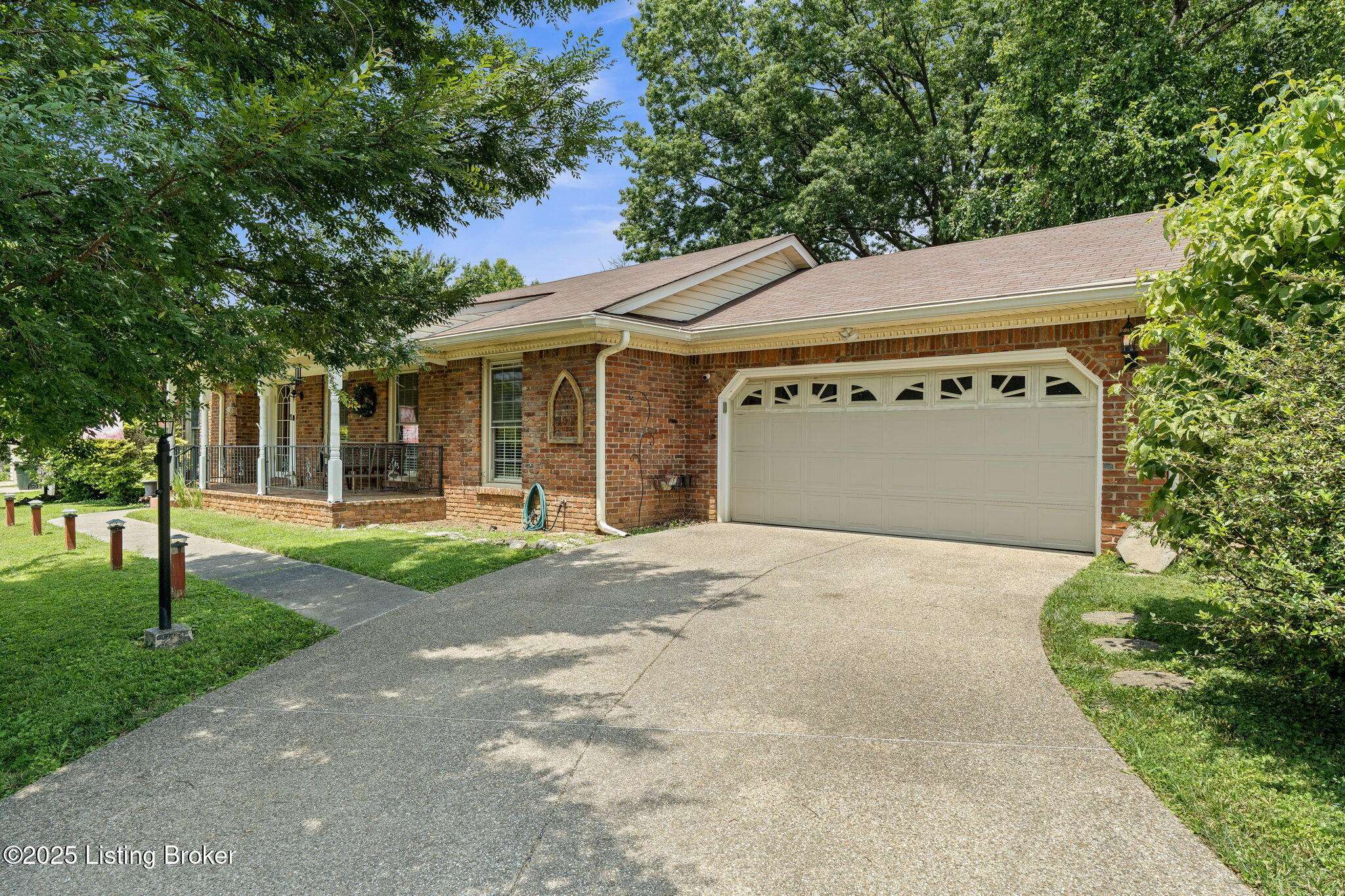 Jeffersontown, KY 40299,3008 Gleeson Ln