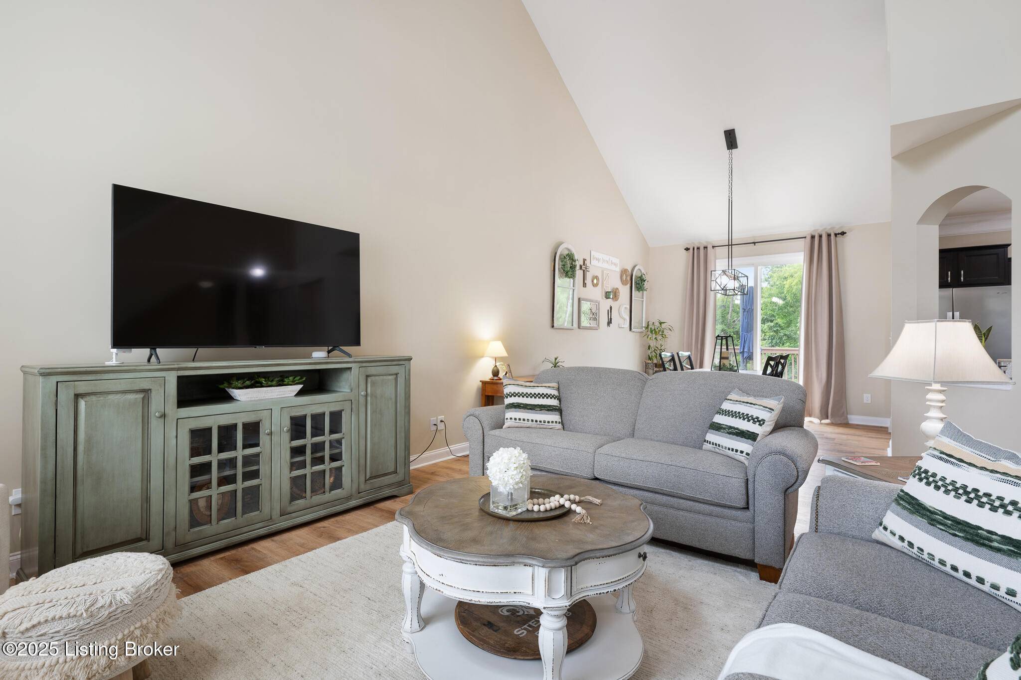 Louisville, KY 40245,210 Rockcrest WAY