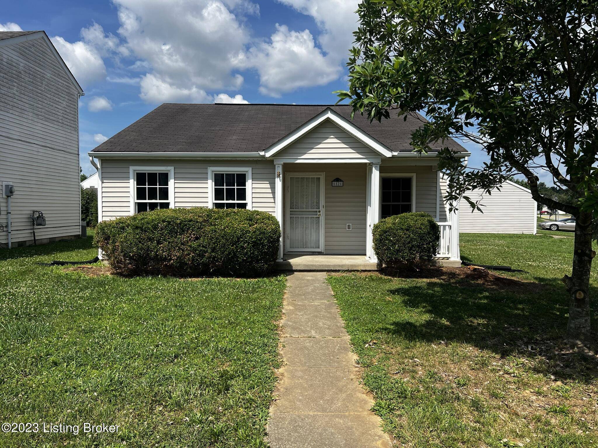 Louisville, KY 40258,6526 Hunters Creek Blvd