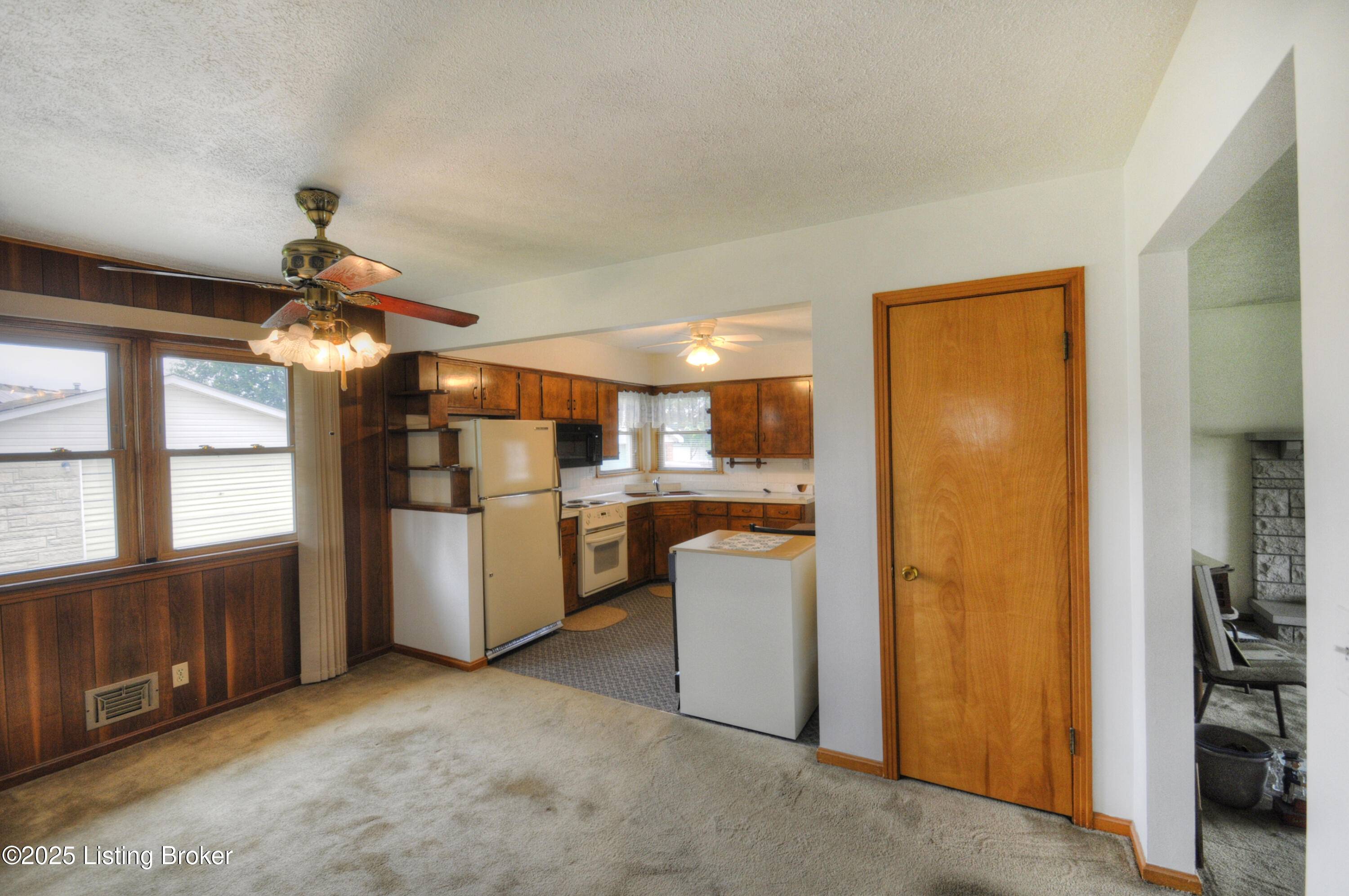 Louisville, KY 40258,7219 Feyhurst Dr