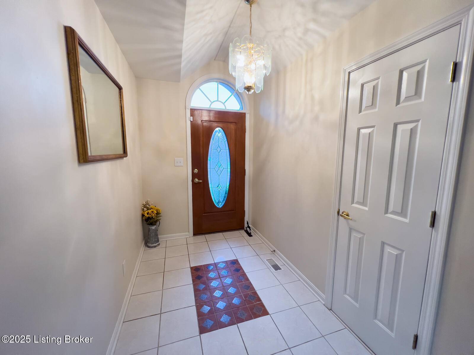 Louisville, KY 40272,4212 Marseille Dr