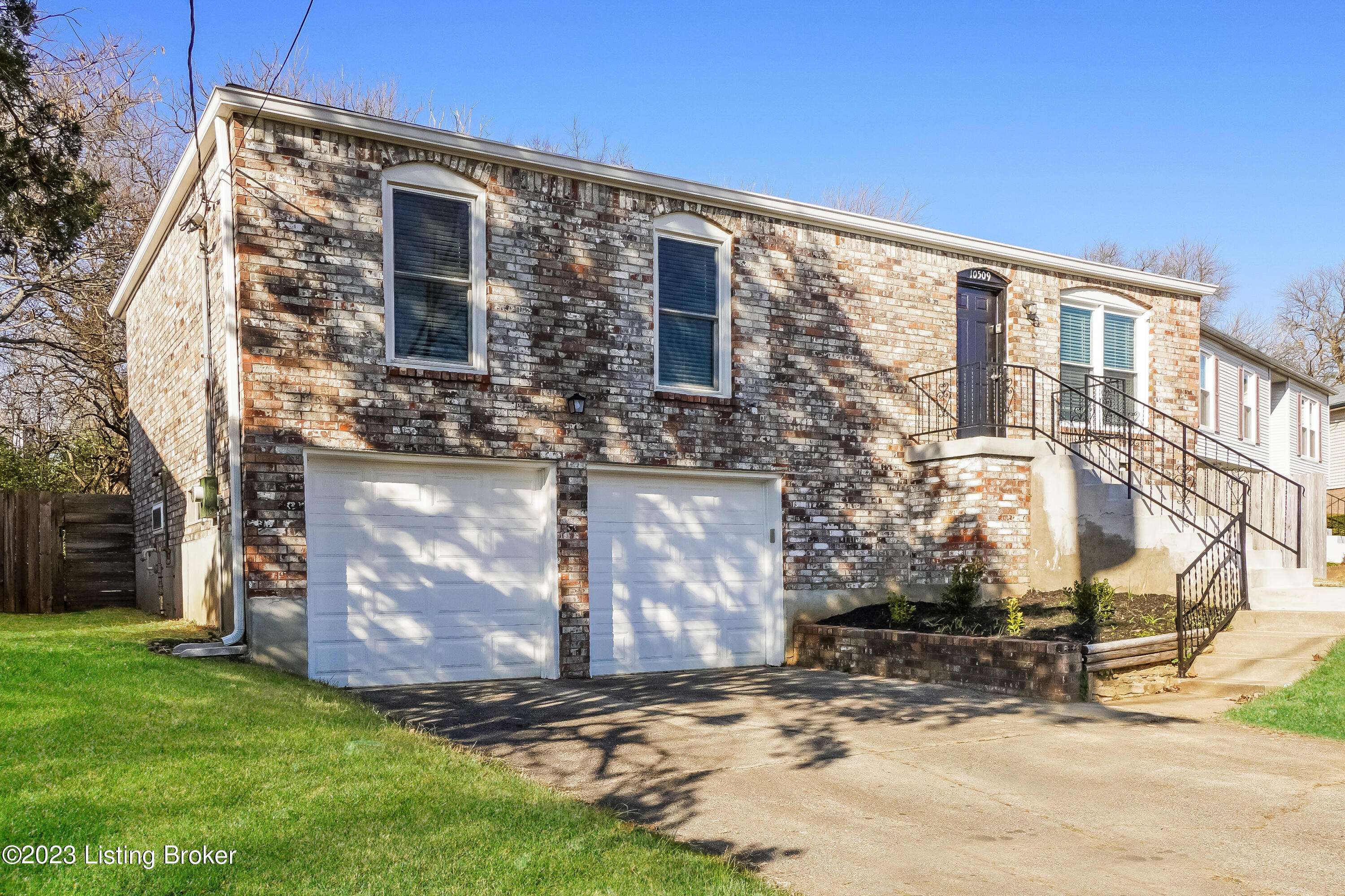 Jeffersontown, KY 40299,10509 Chenny Ct