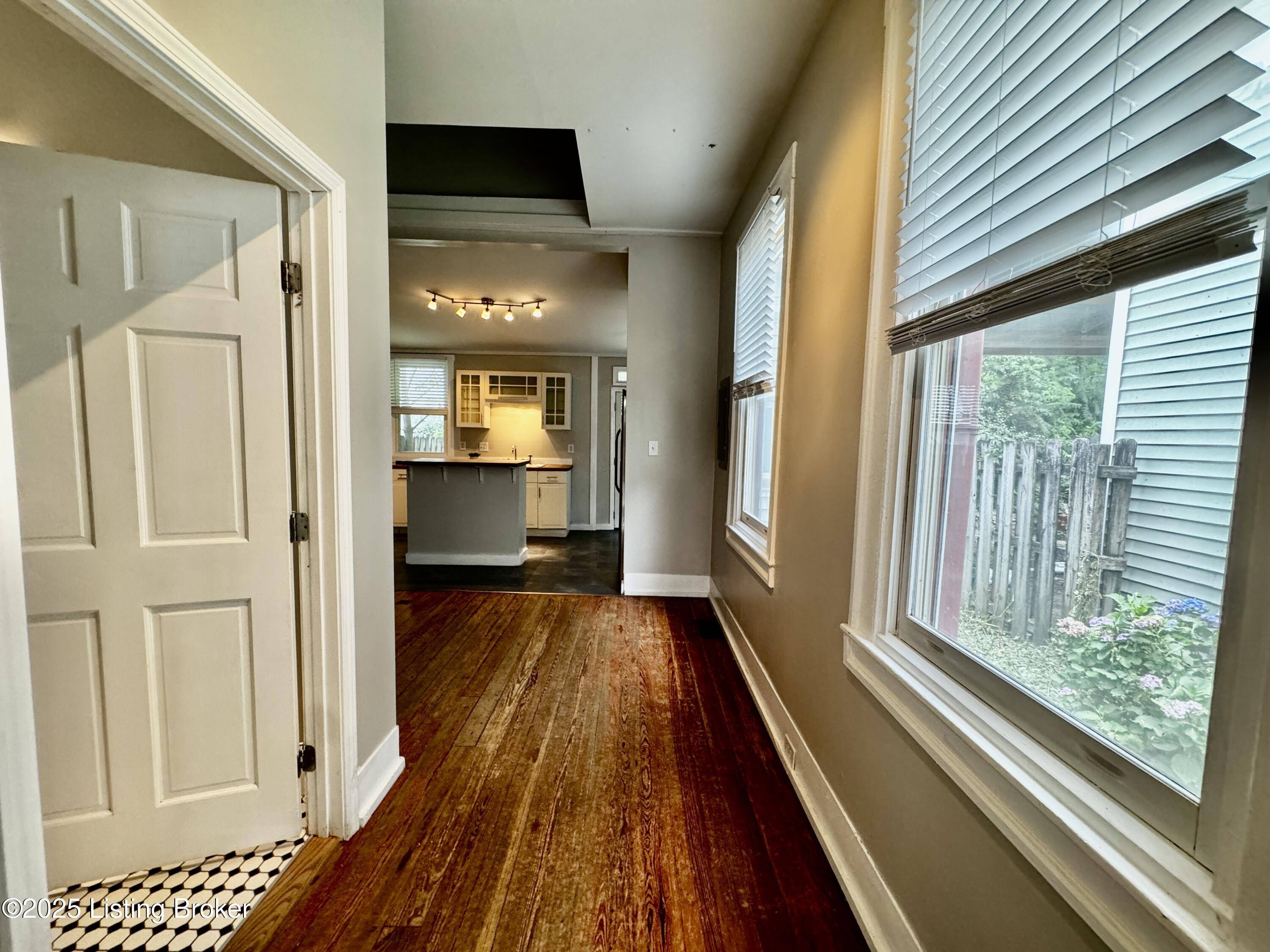 Louisville, KY 40204,1417 Debarr St