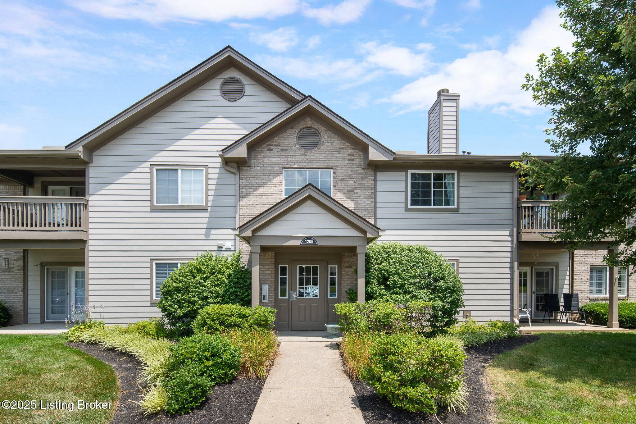 Louisville, KY 40243,1209 Taxus Top Ln #104