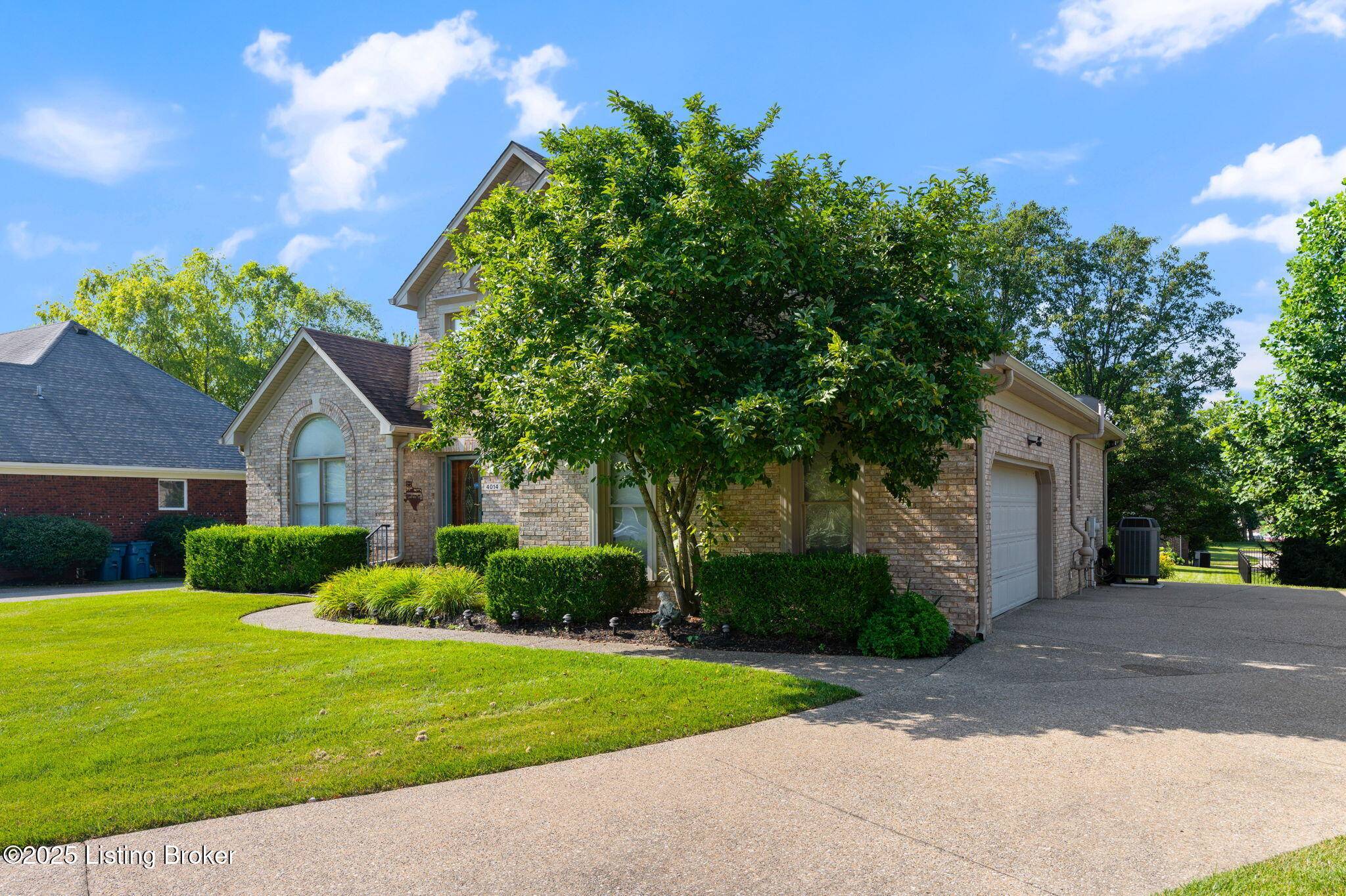 Louisville, KY 40245,4014 Spring Mill Pl