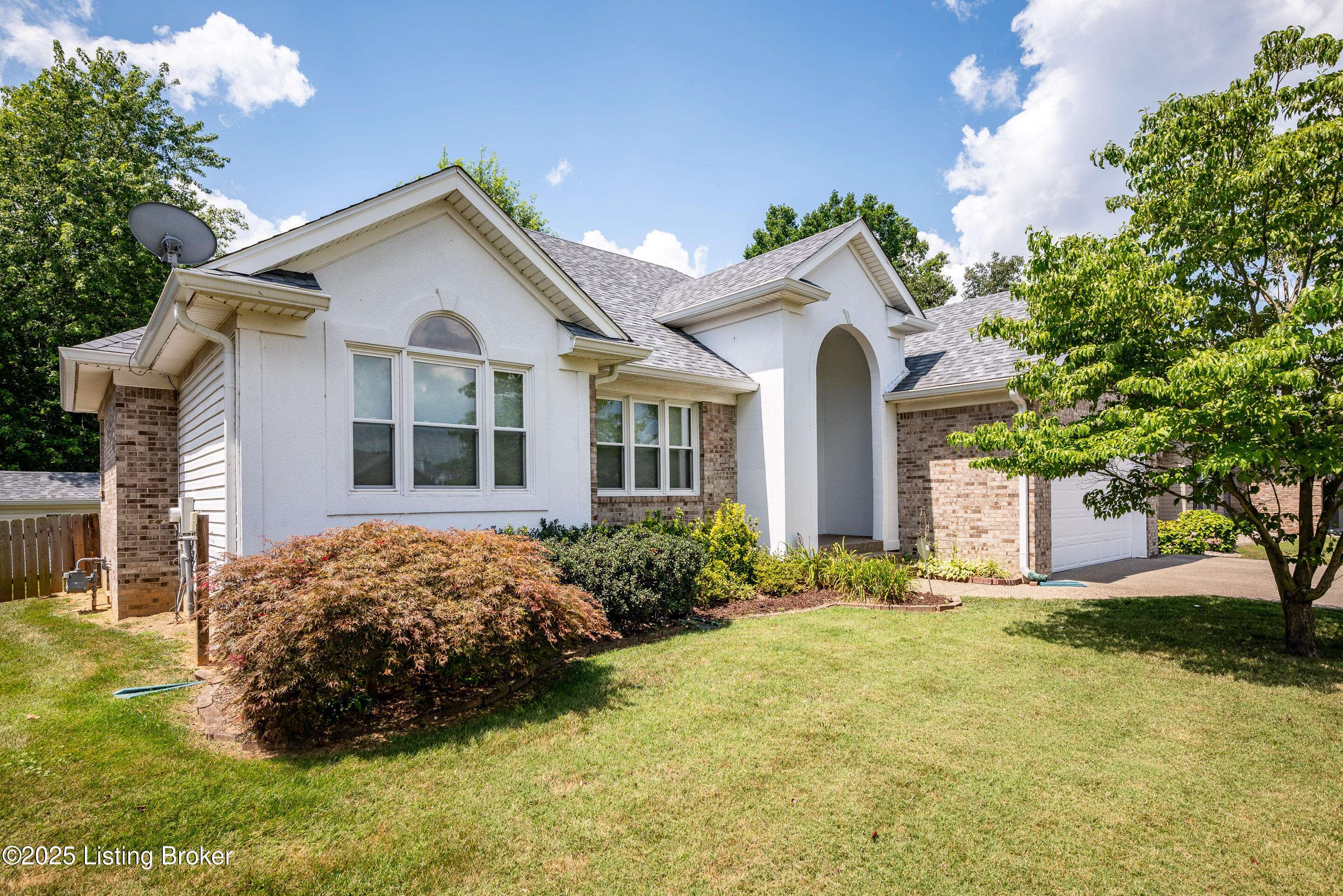 Louisville, KY 40216,4920 Hunters Point Cir
