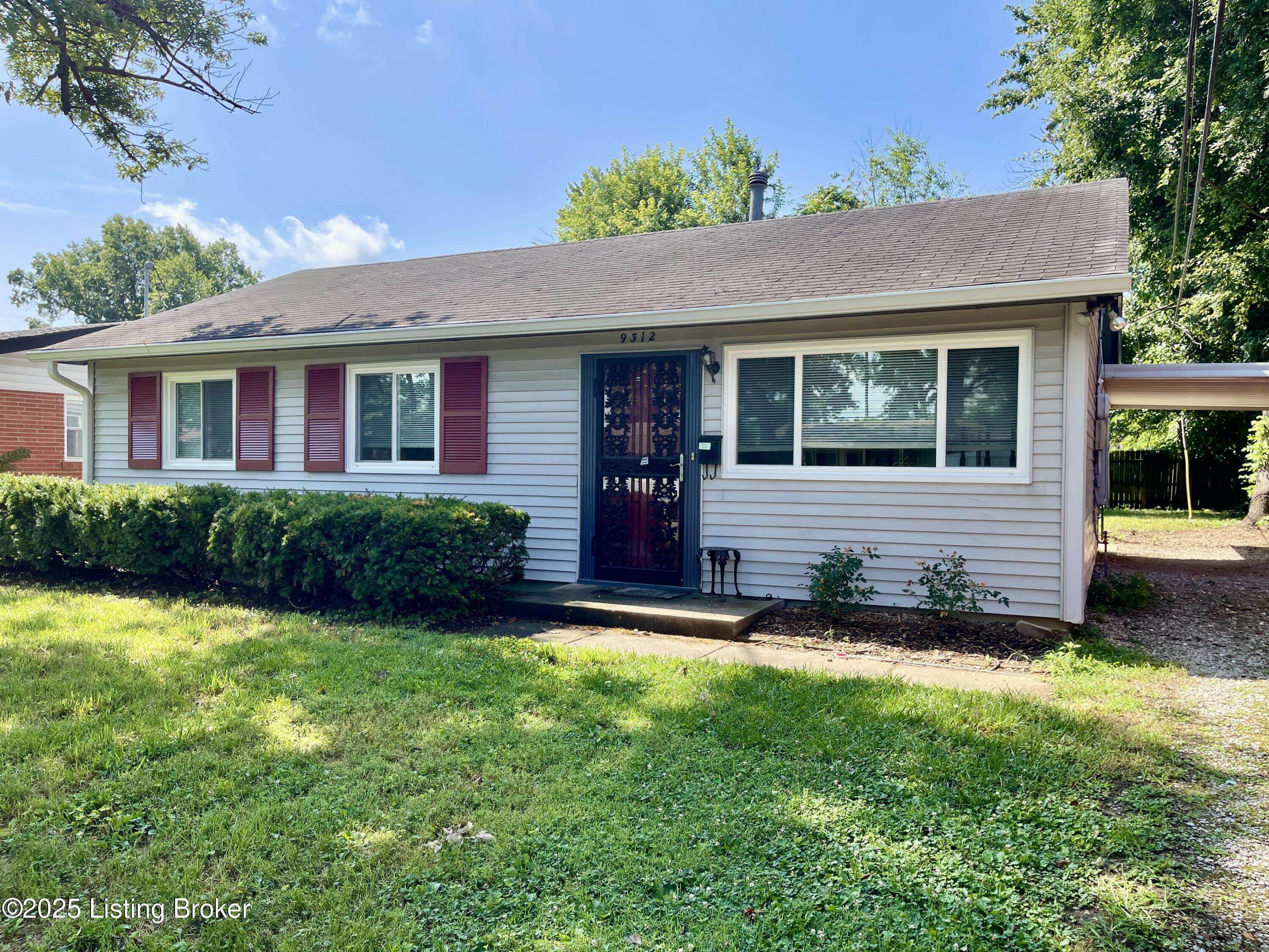 Jeffersontown, KY 40299,9312 Galene Dr