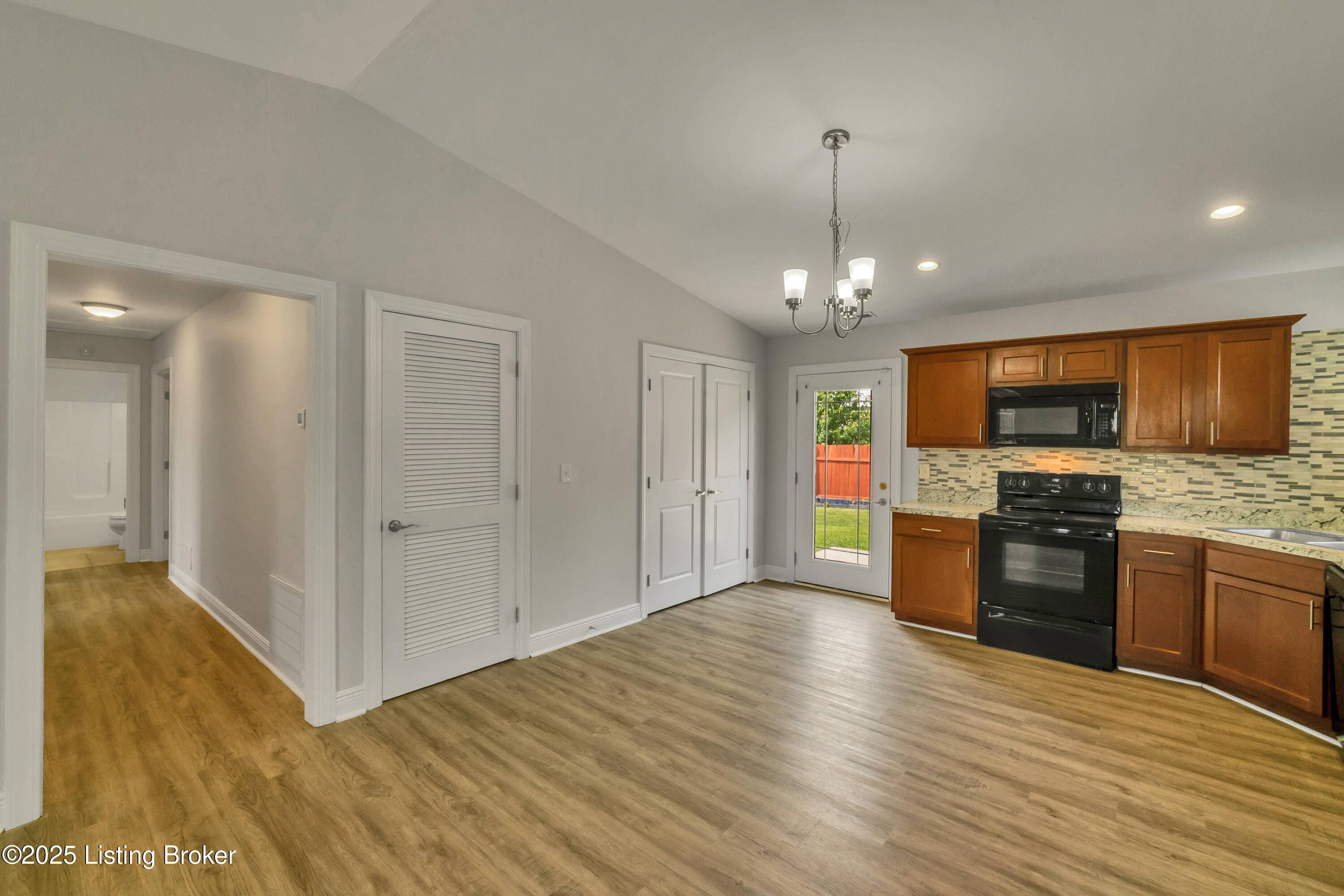 Louisville, KY 40216,2718 Bagby WAY
