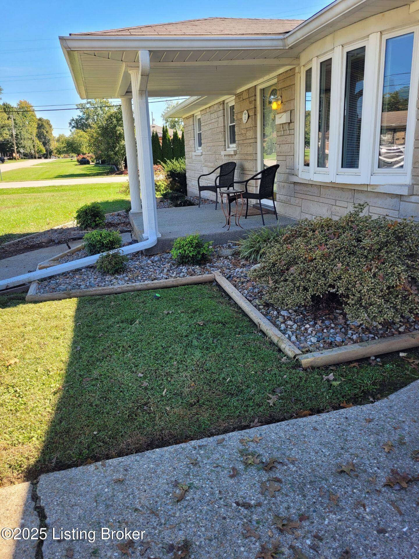 Louisville, KY 40258,6100 Azalea Ln