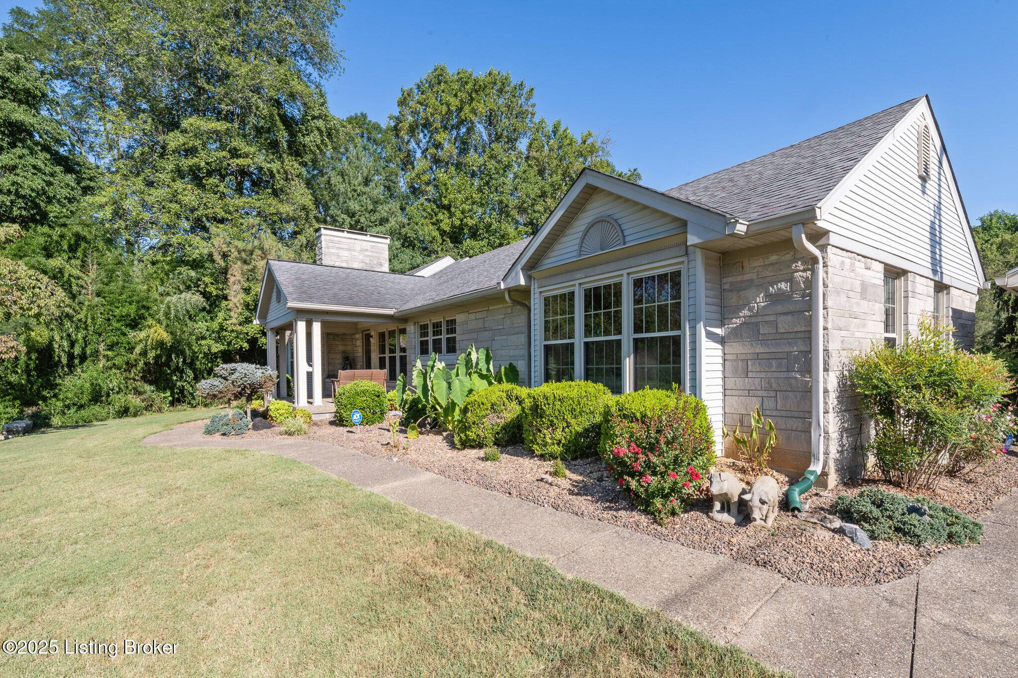 Louisville, KY 40272,5607 Blevins Gap Rd