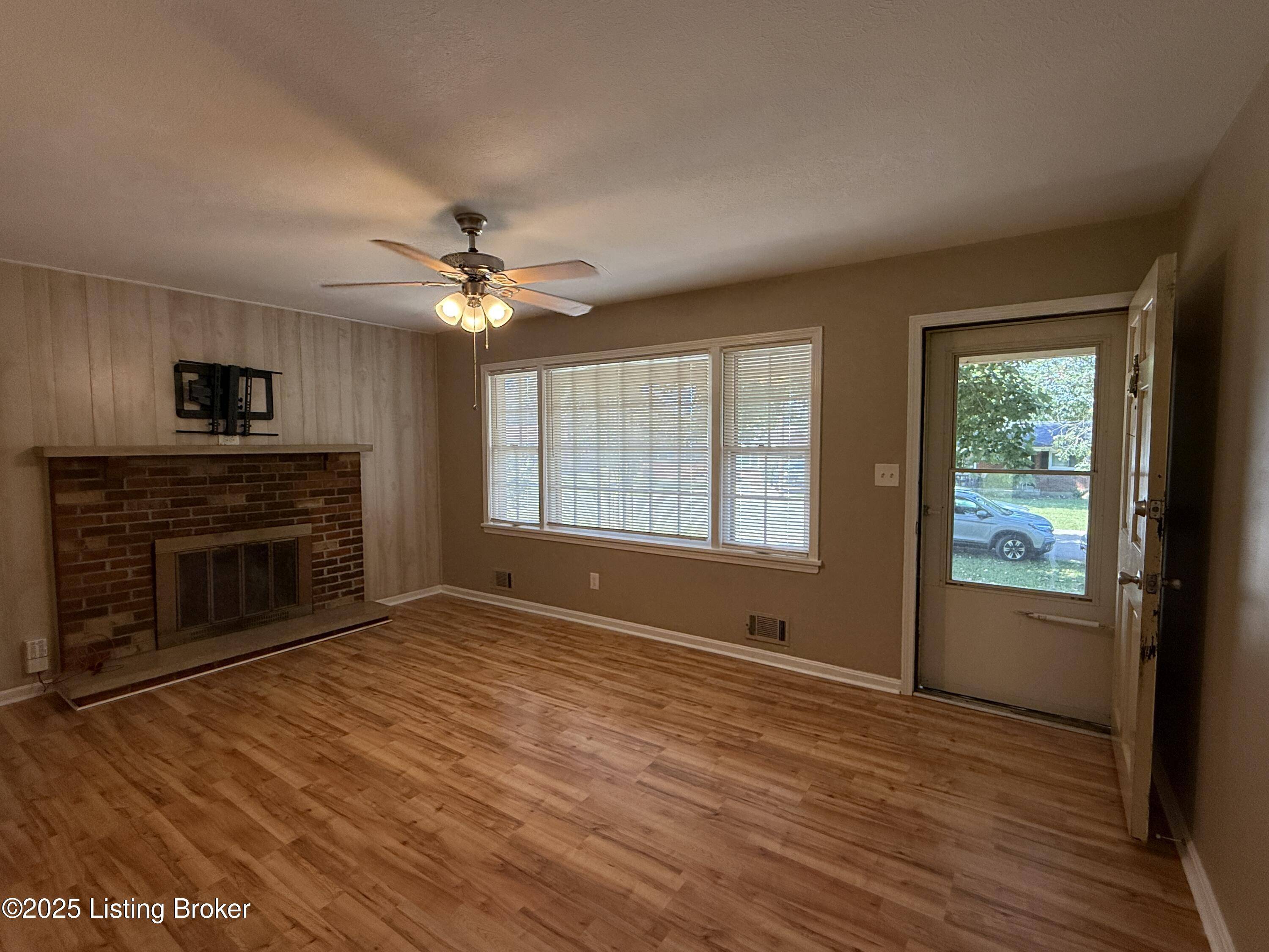 Louisville, KY 40219,8115 Ponce De Leon Ct