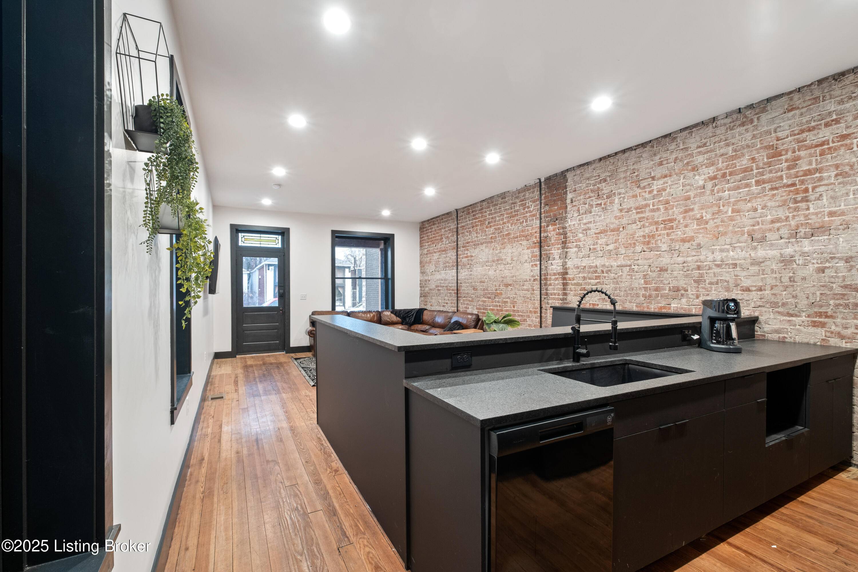 Louisville, KY 40203,1251 S Shelby St