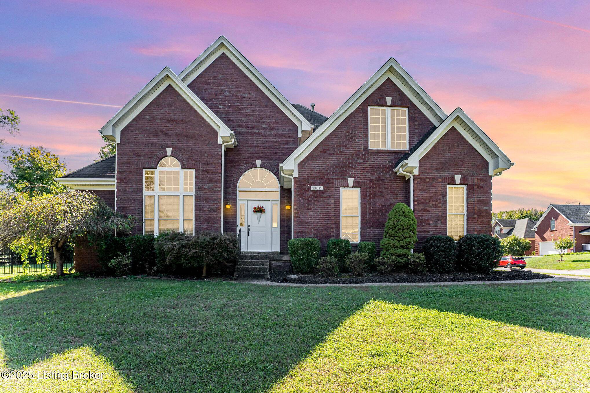 Louisville, KY 40245,13315 Oak Forest Ct