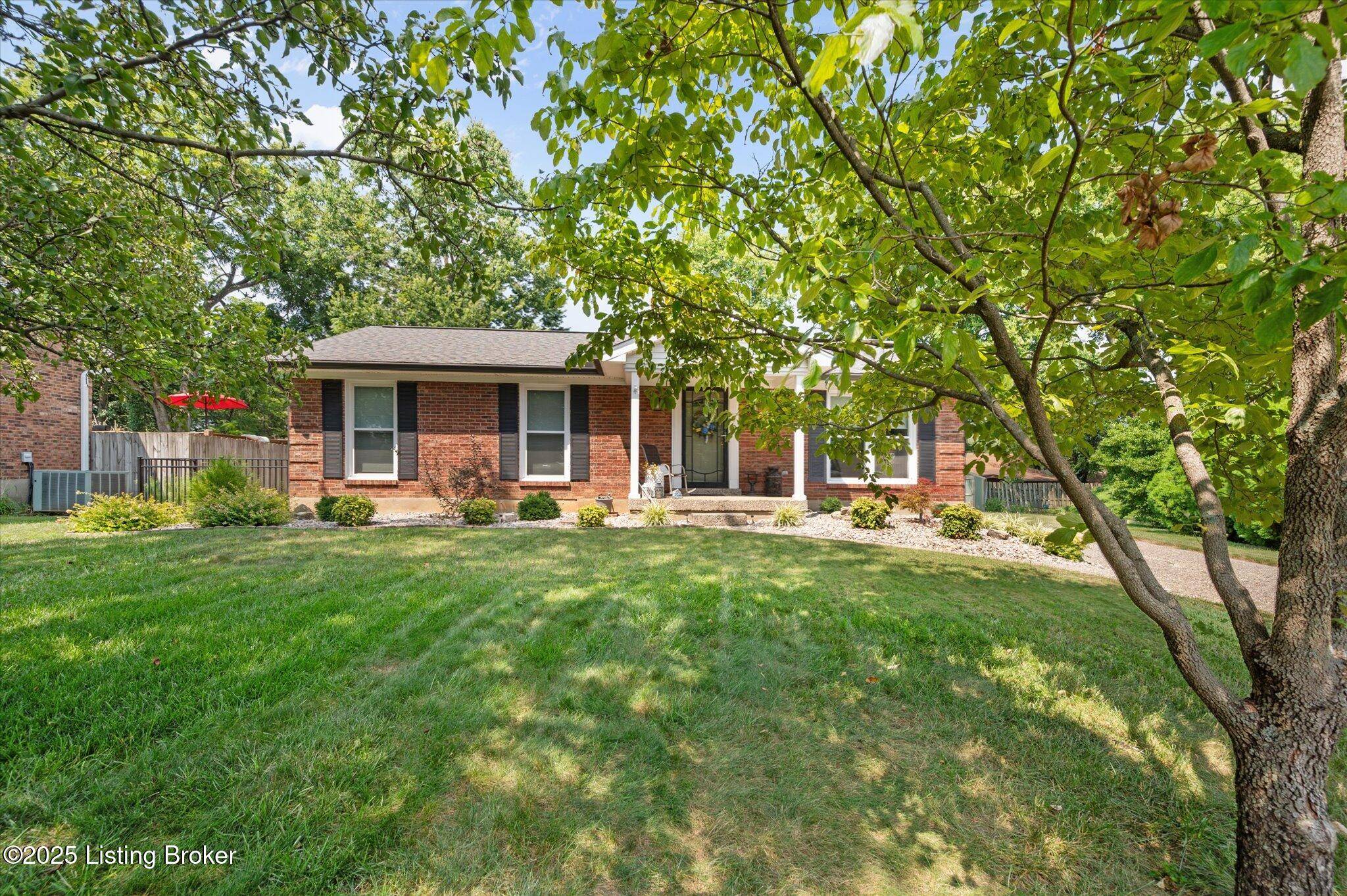 Louisville, KY 40291,5002 Volney Ct