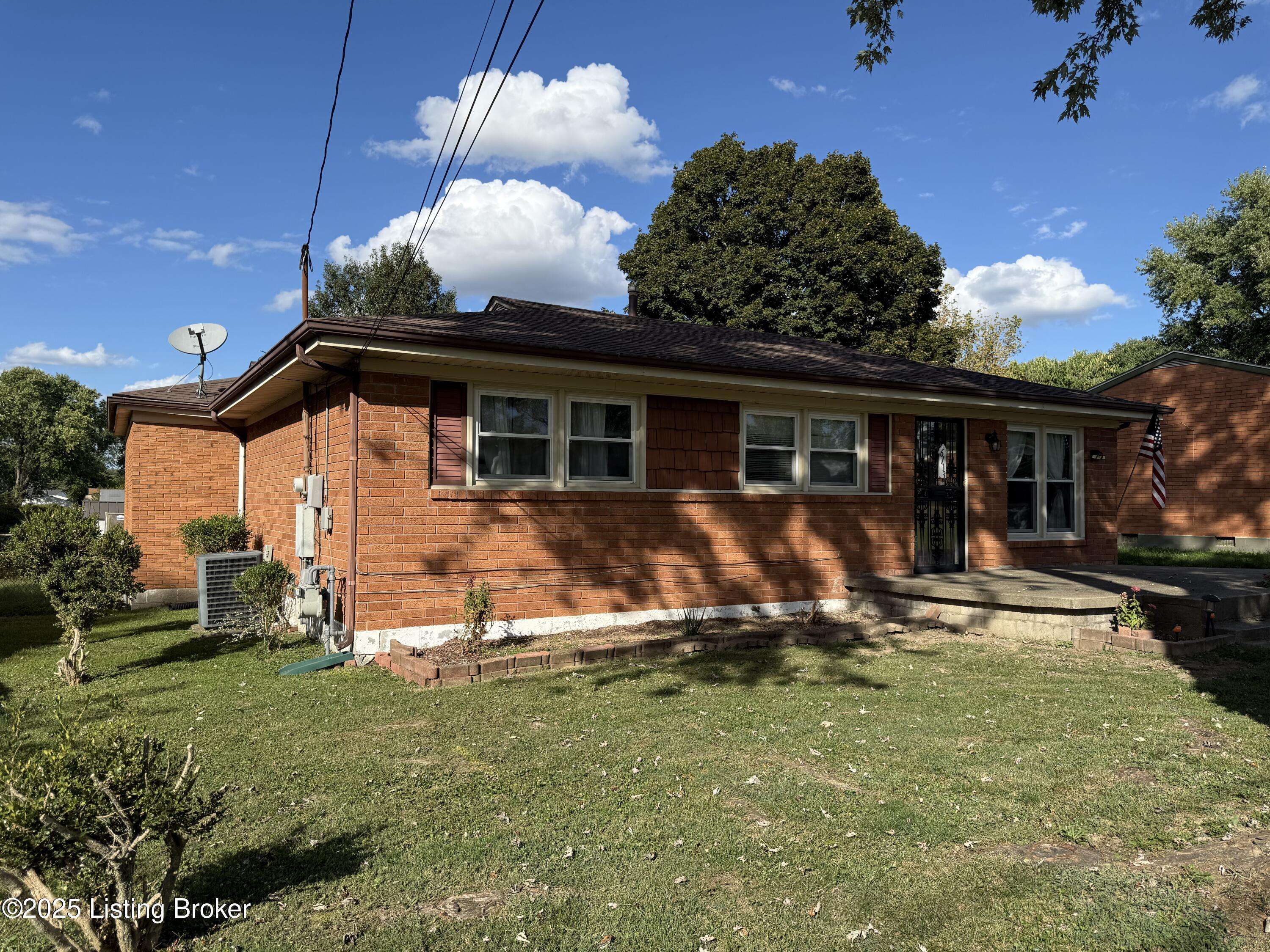 Louisville, KY 40229,6113 Chambers WAY